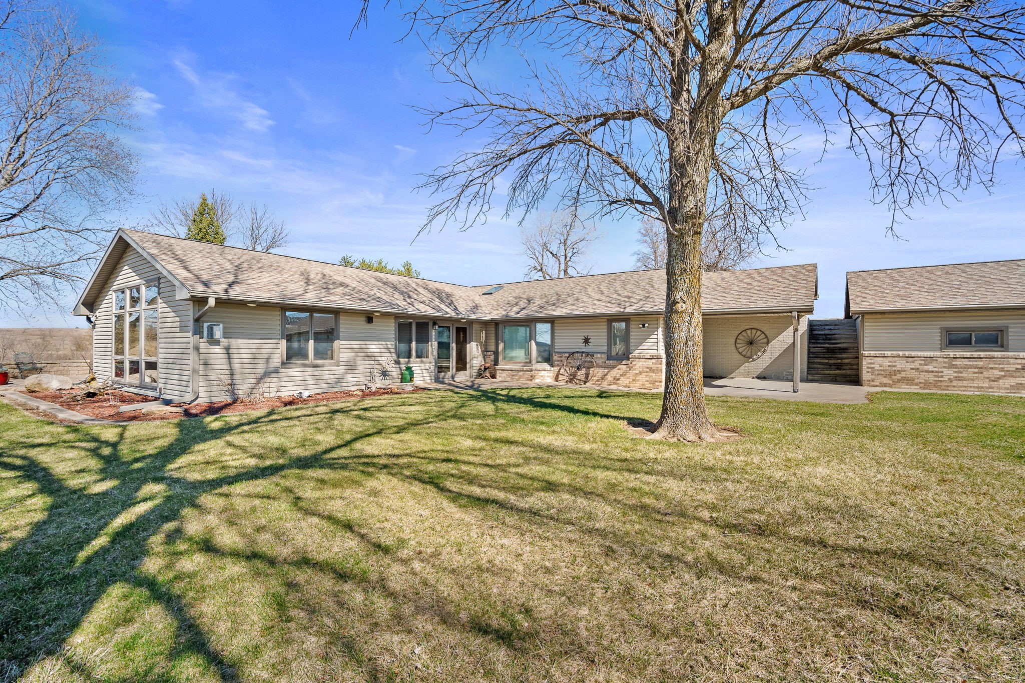 16072 County Road R45 Highway