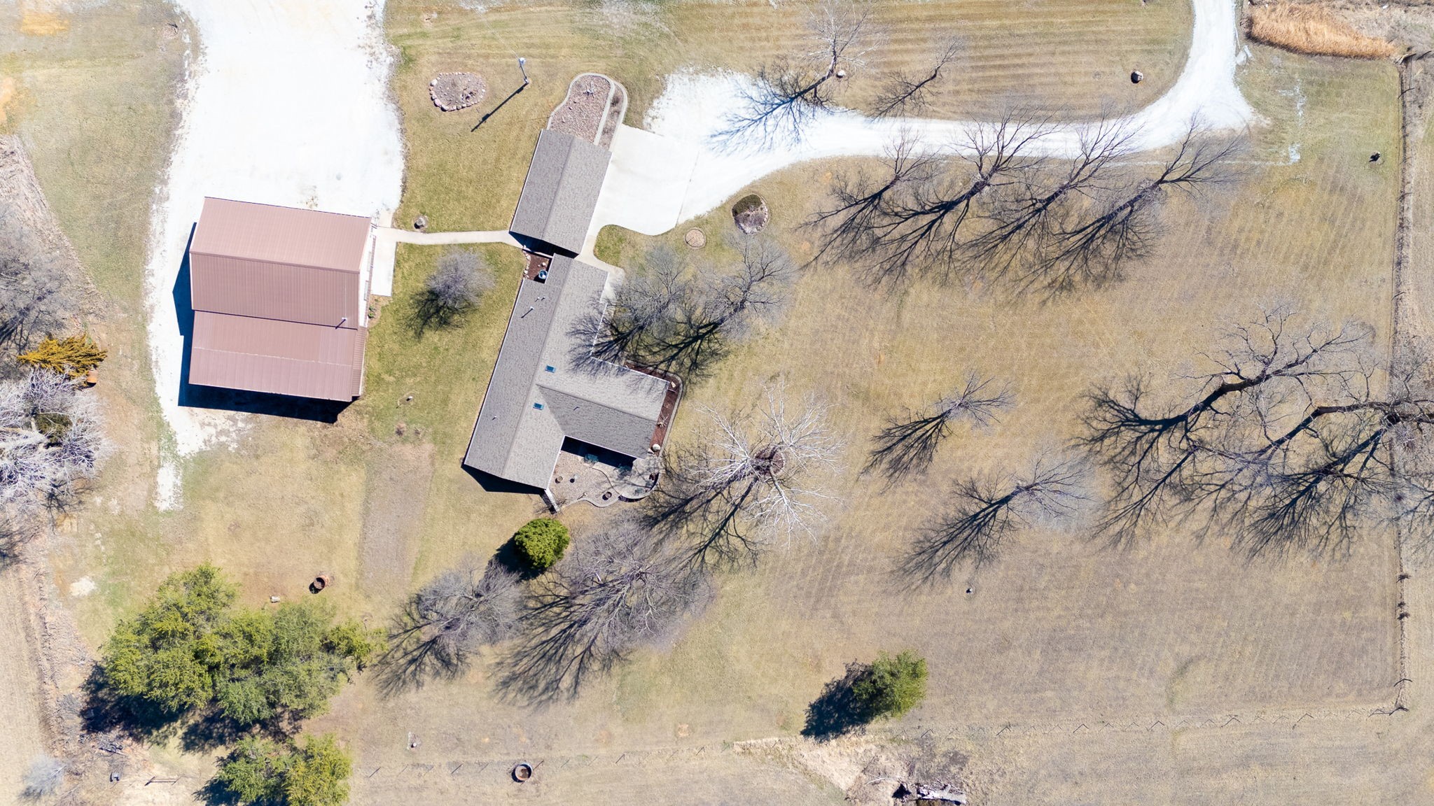 16072 County Road R45 Highway