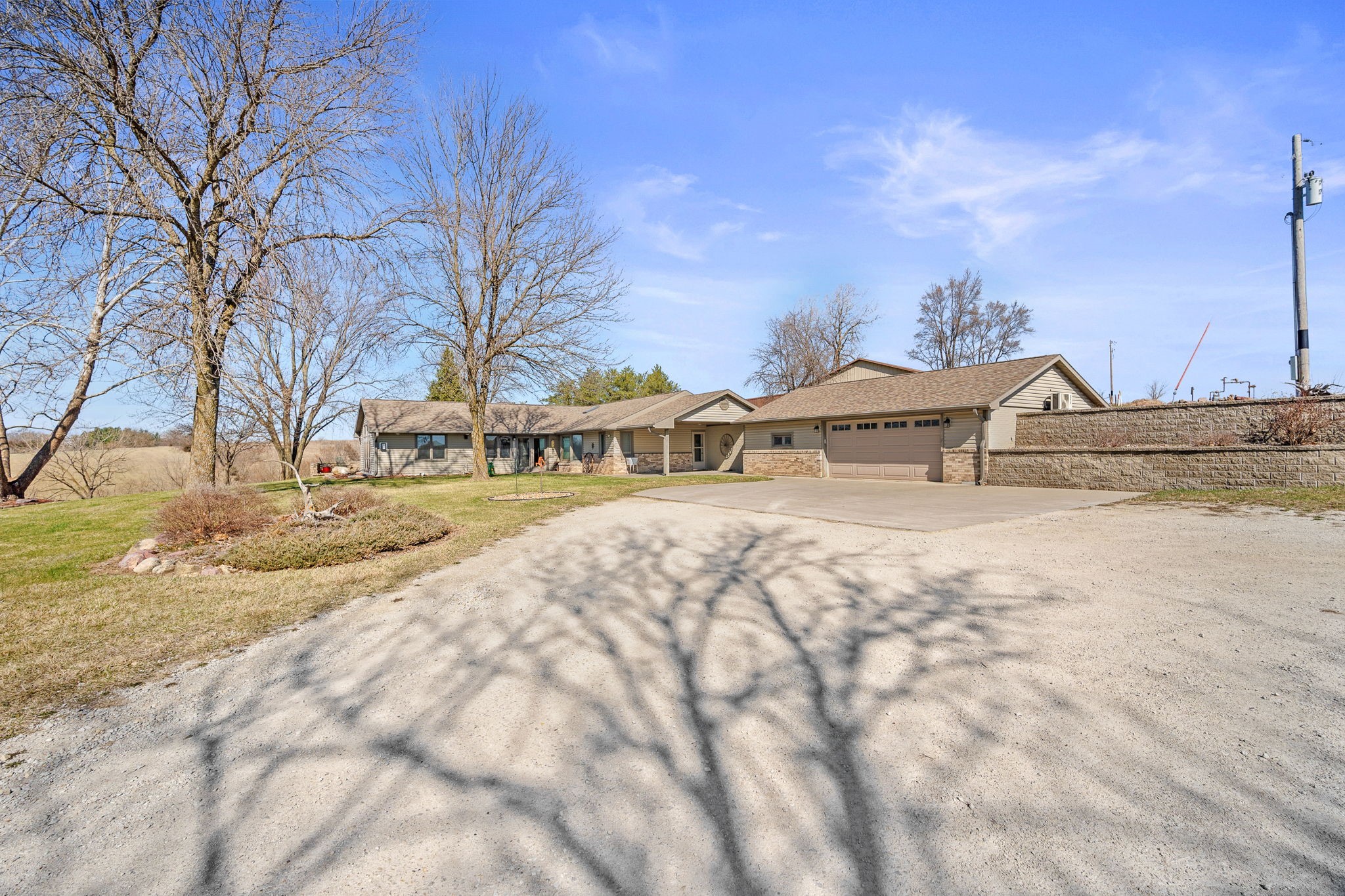 16072 County Road R45 Highway