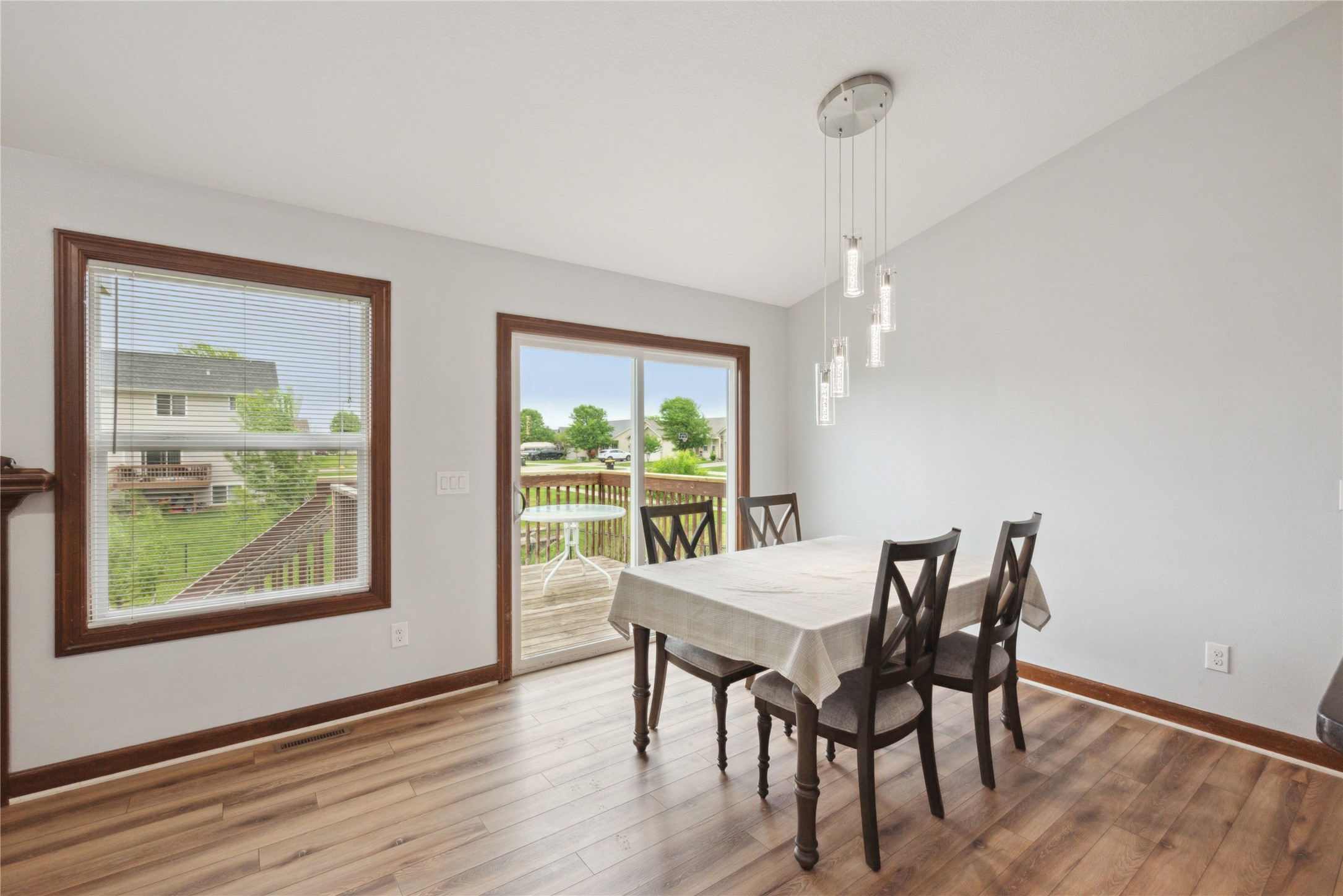 725 SE Pleasant View Drive