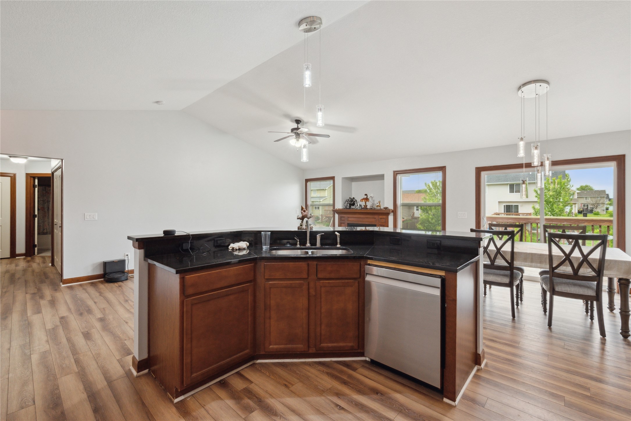 725 SE Pleasant View Drive