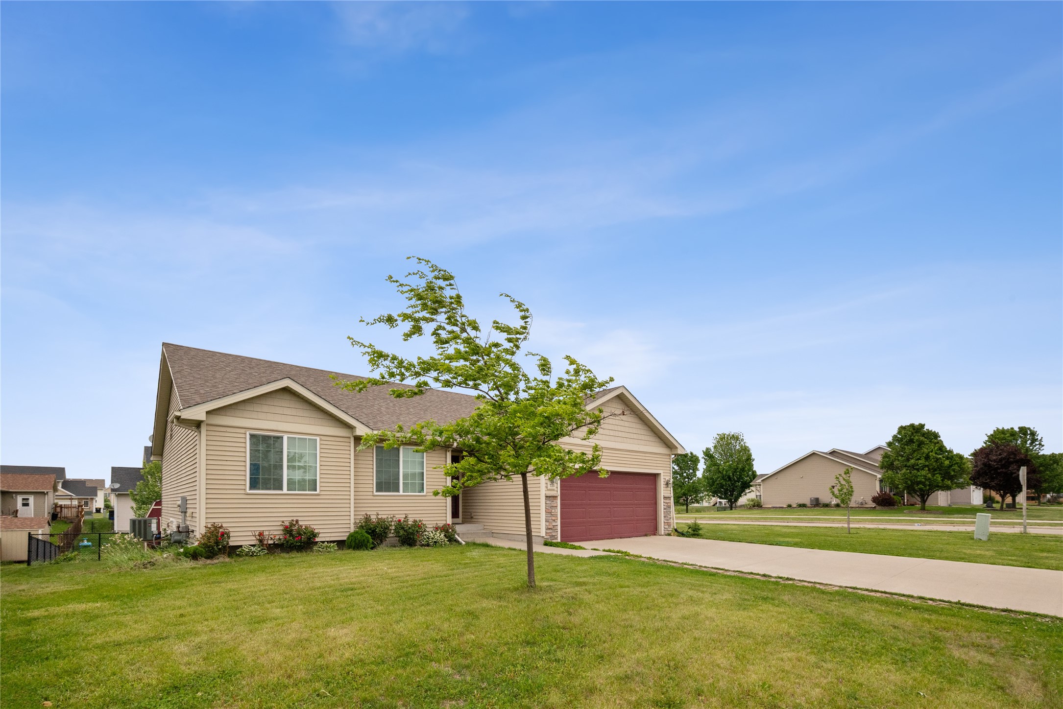 725 SE Pleasant View Drive