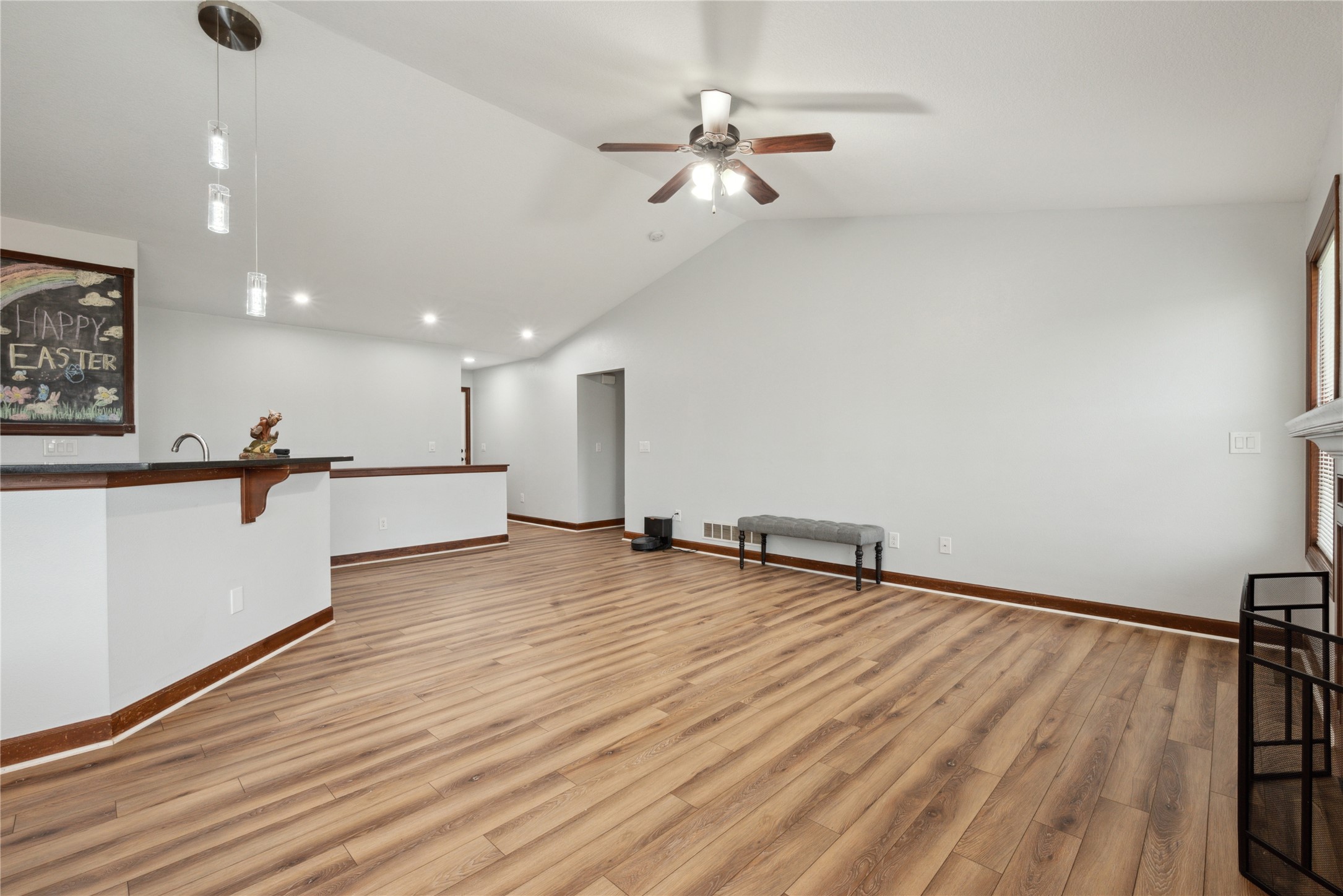 725 SE Pleasant View Drive