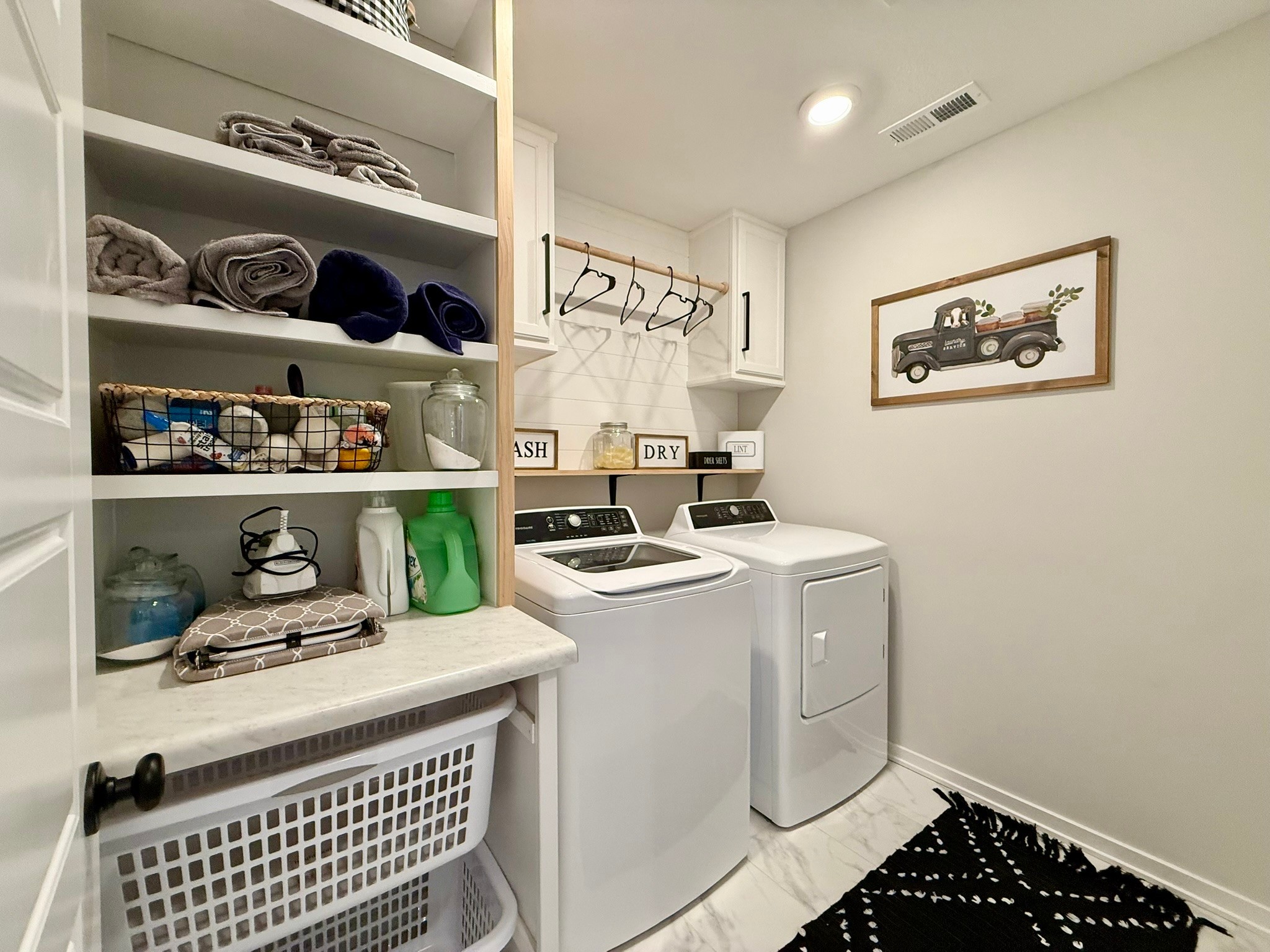 201 Creekside Drive SW