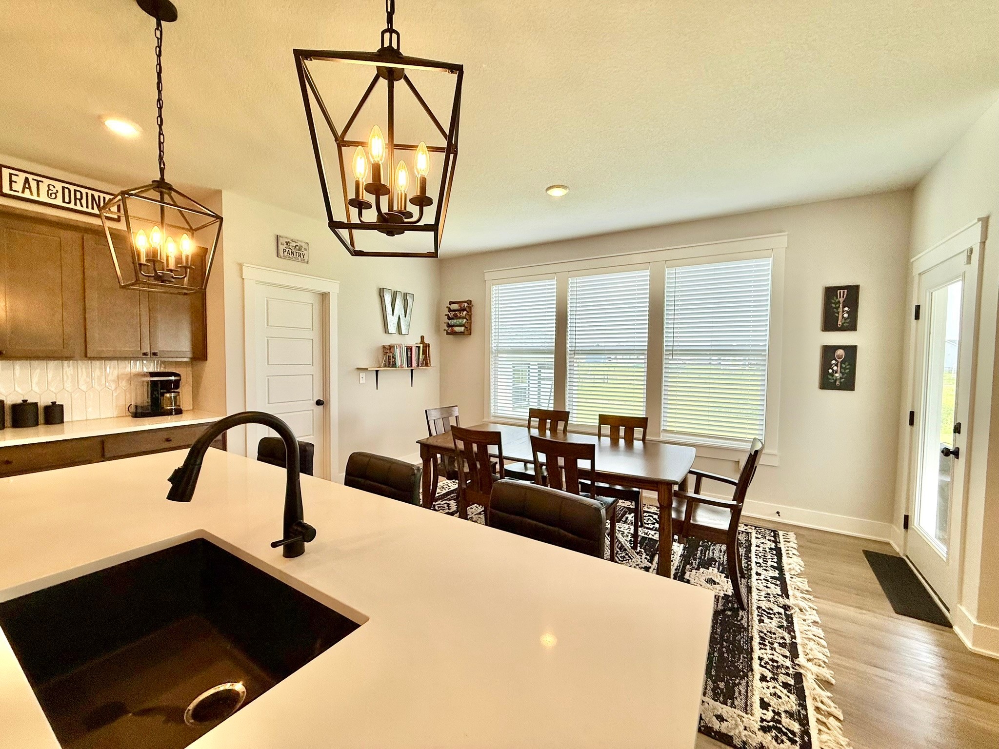 201 Creekside Drive SW