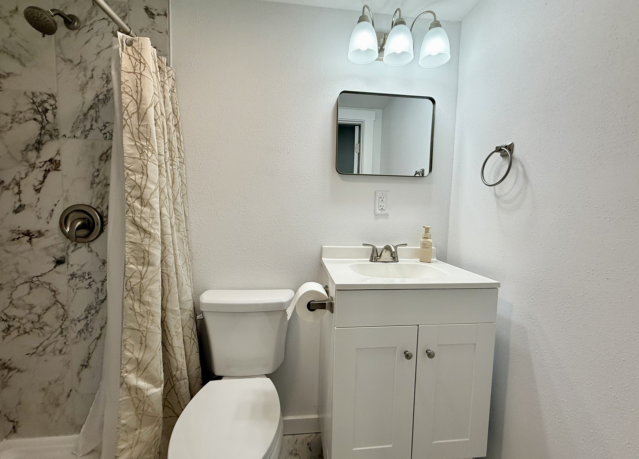 201 Creekside Drive SW