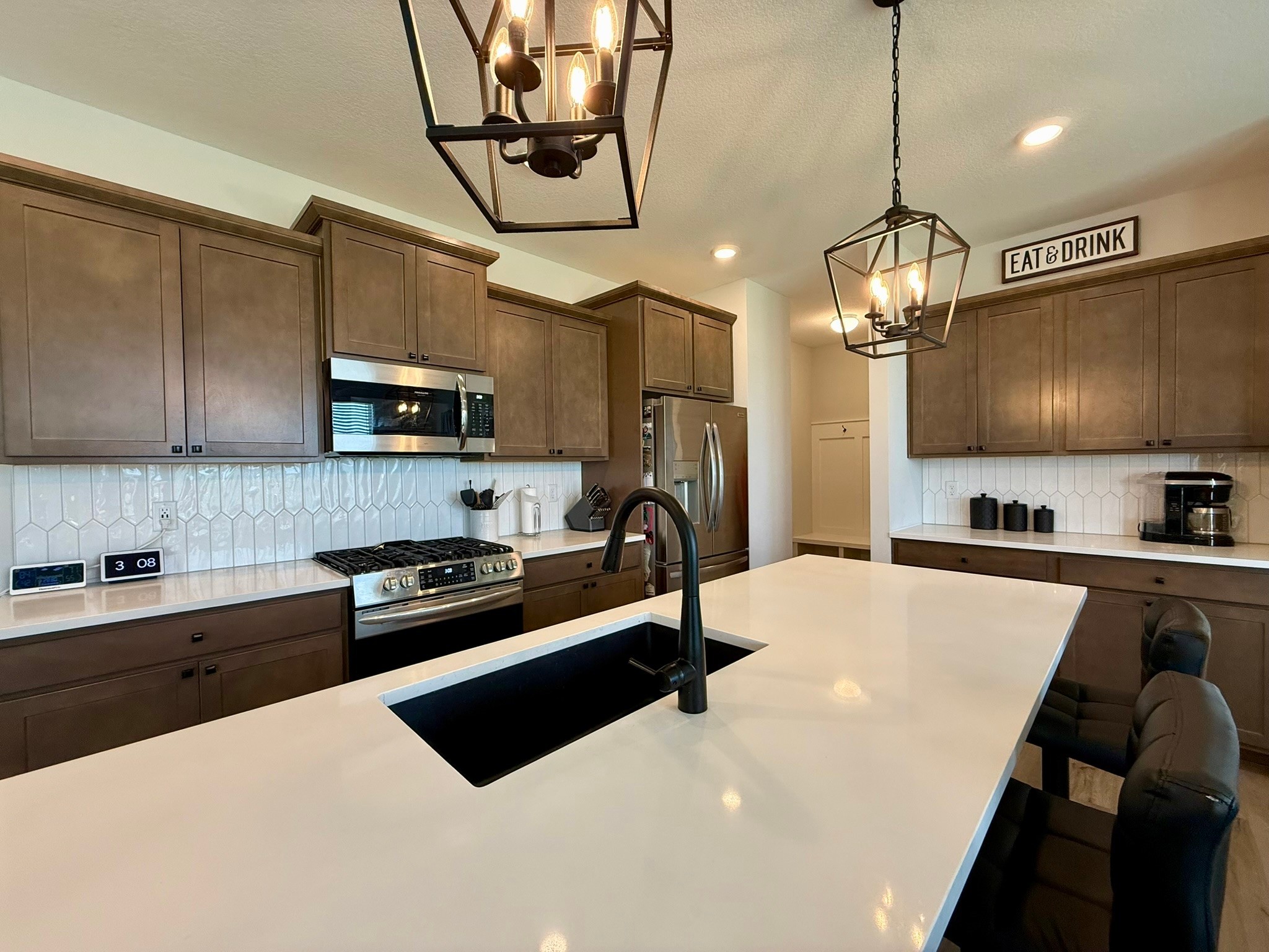 201 Creekside Drive SW