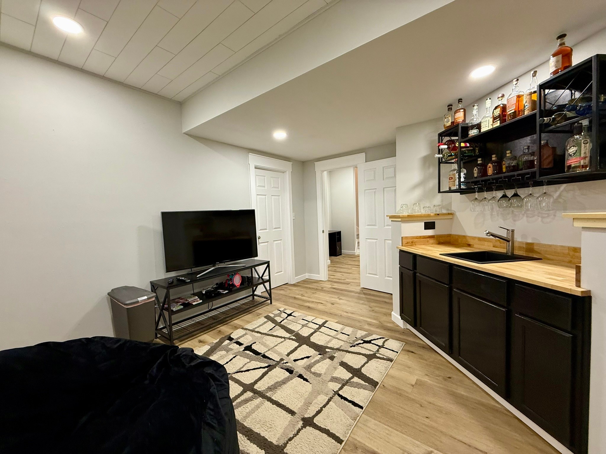 201 Creekside Drive SW