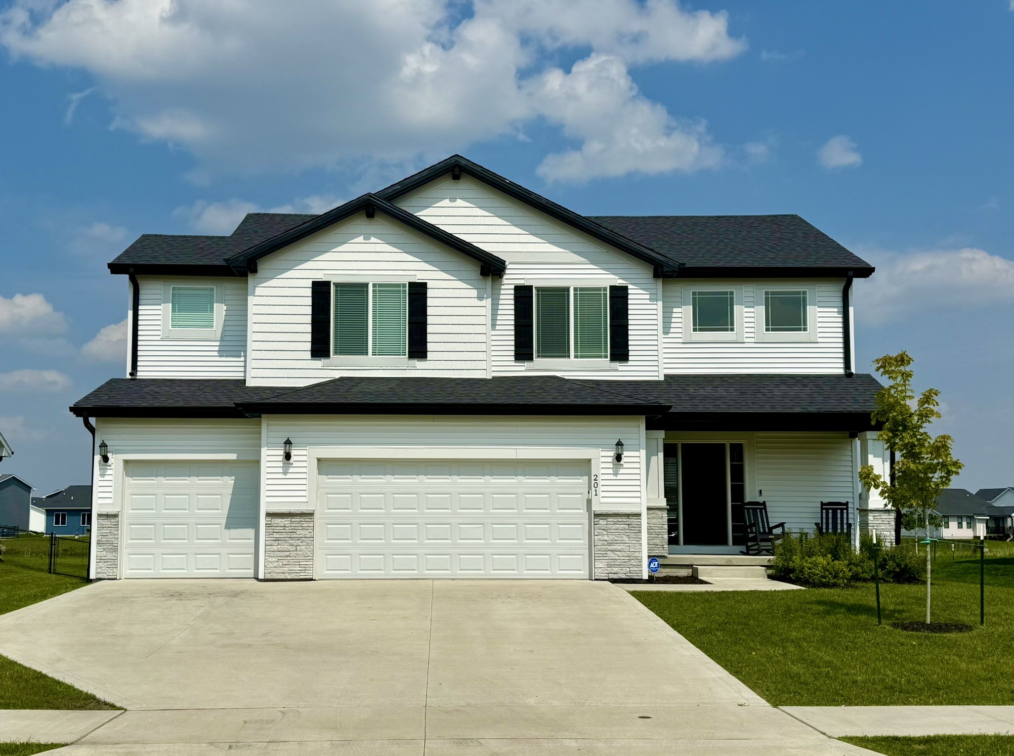 201 Creekside Drive SW