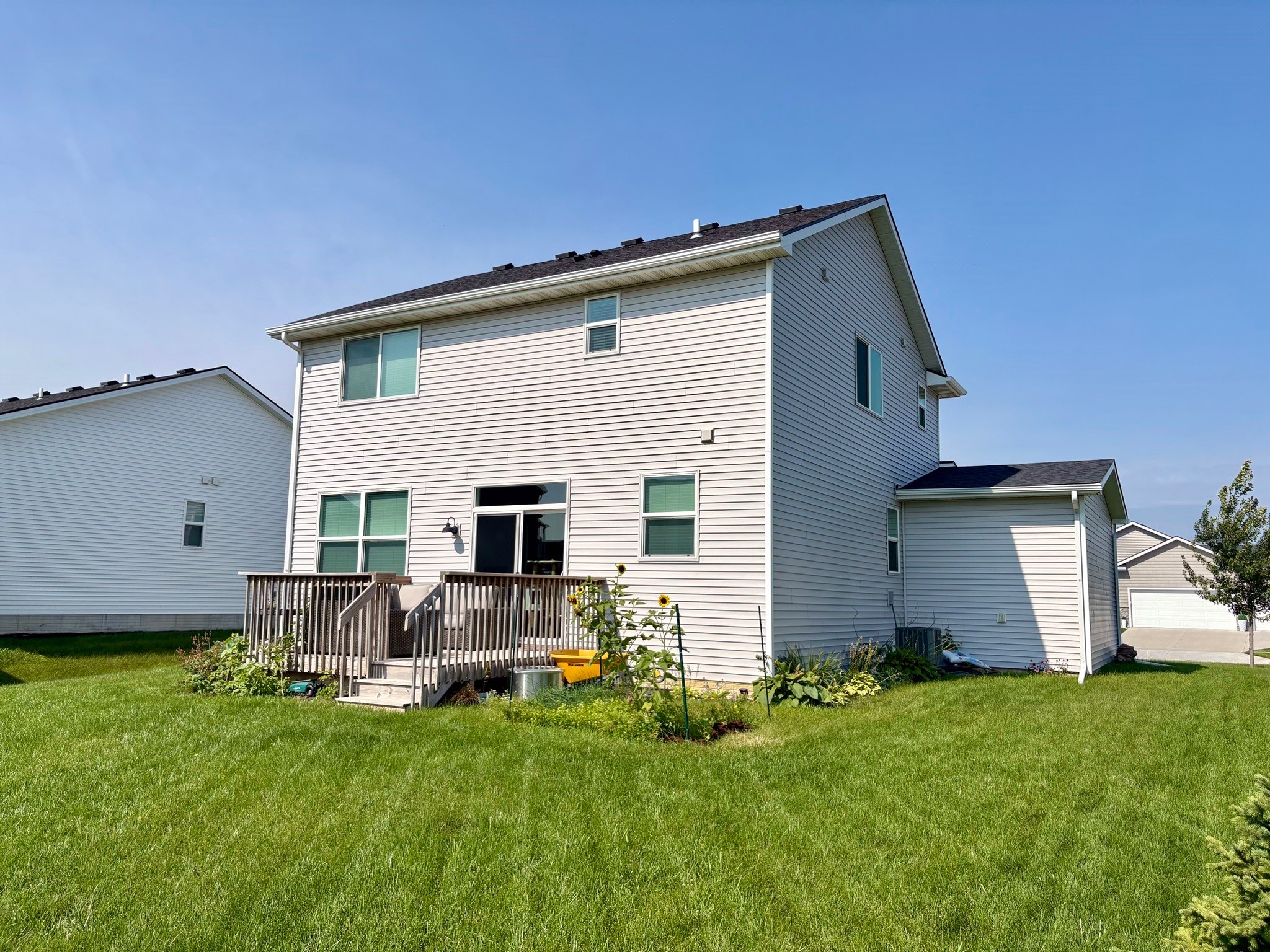 2419 NW Applewood Street