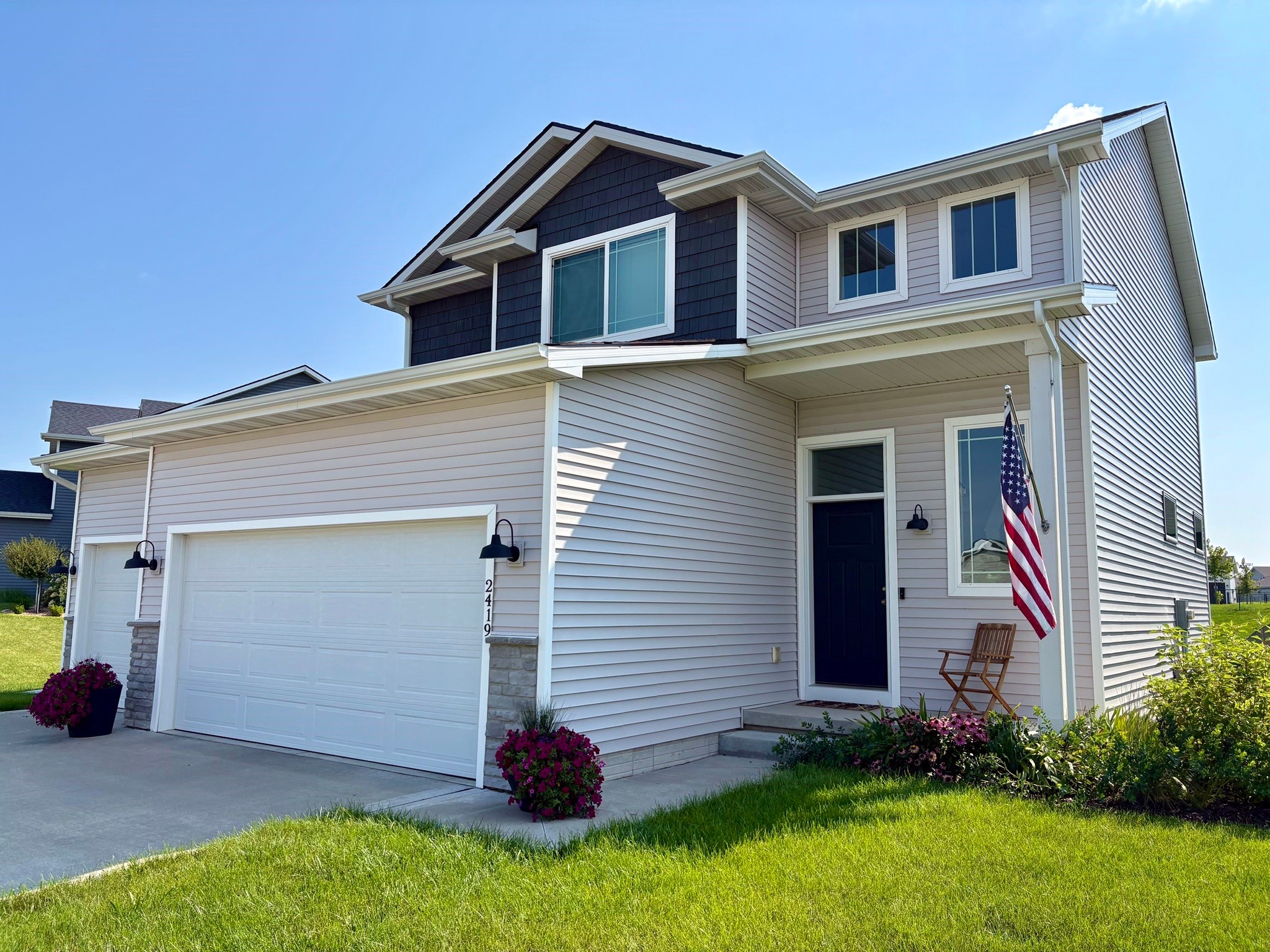 2419 NW Applewood Street