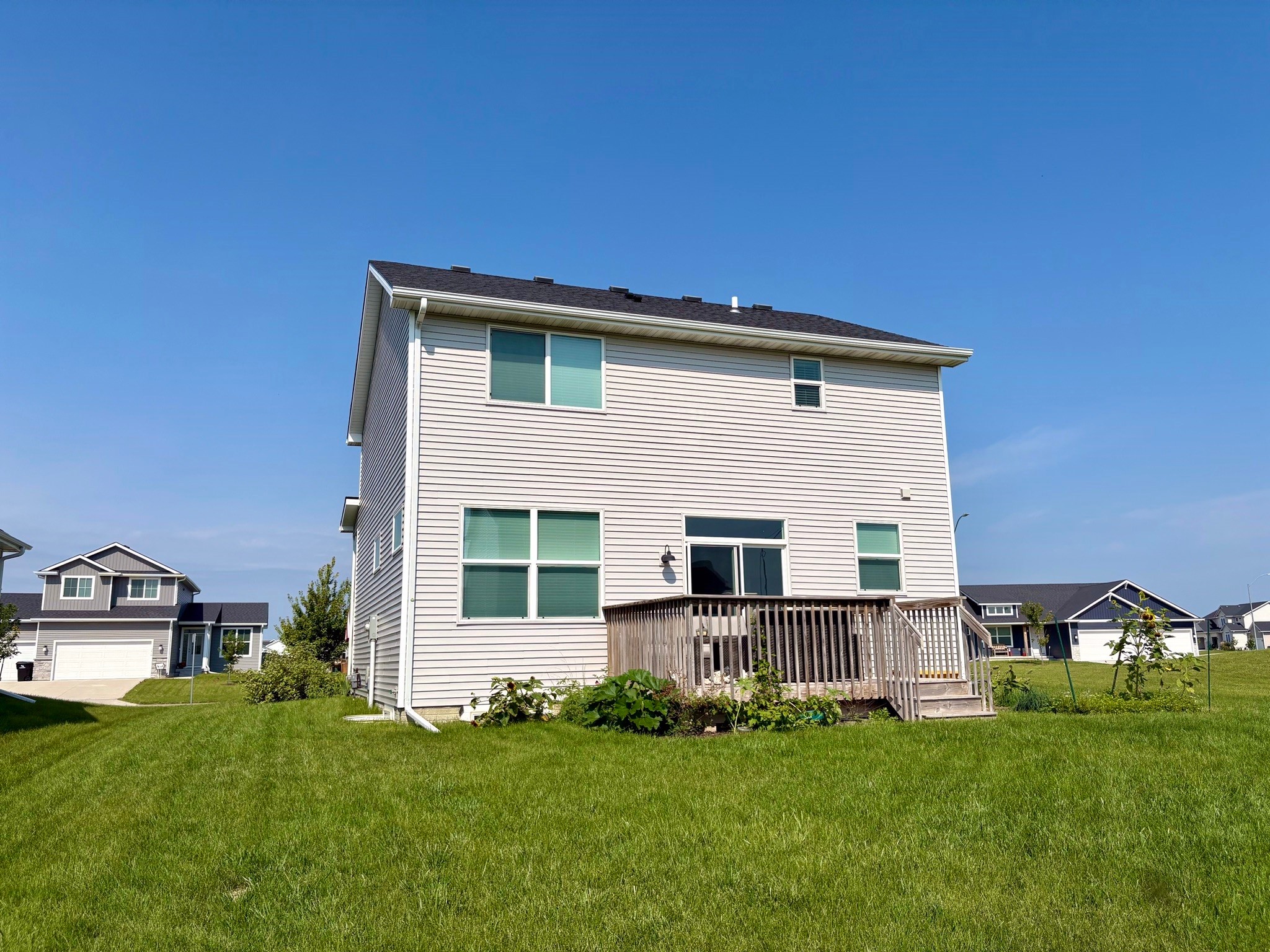 2419 NW Applewood Street