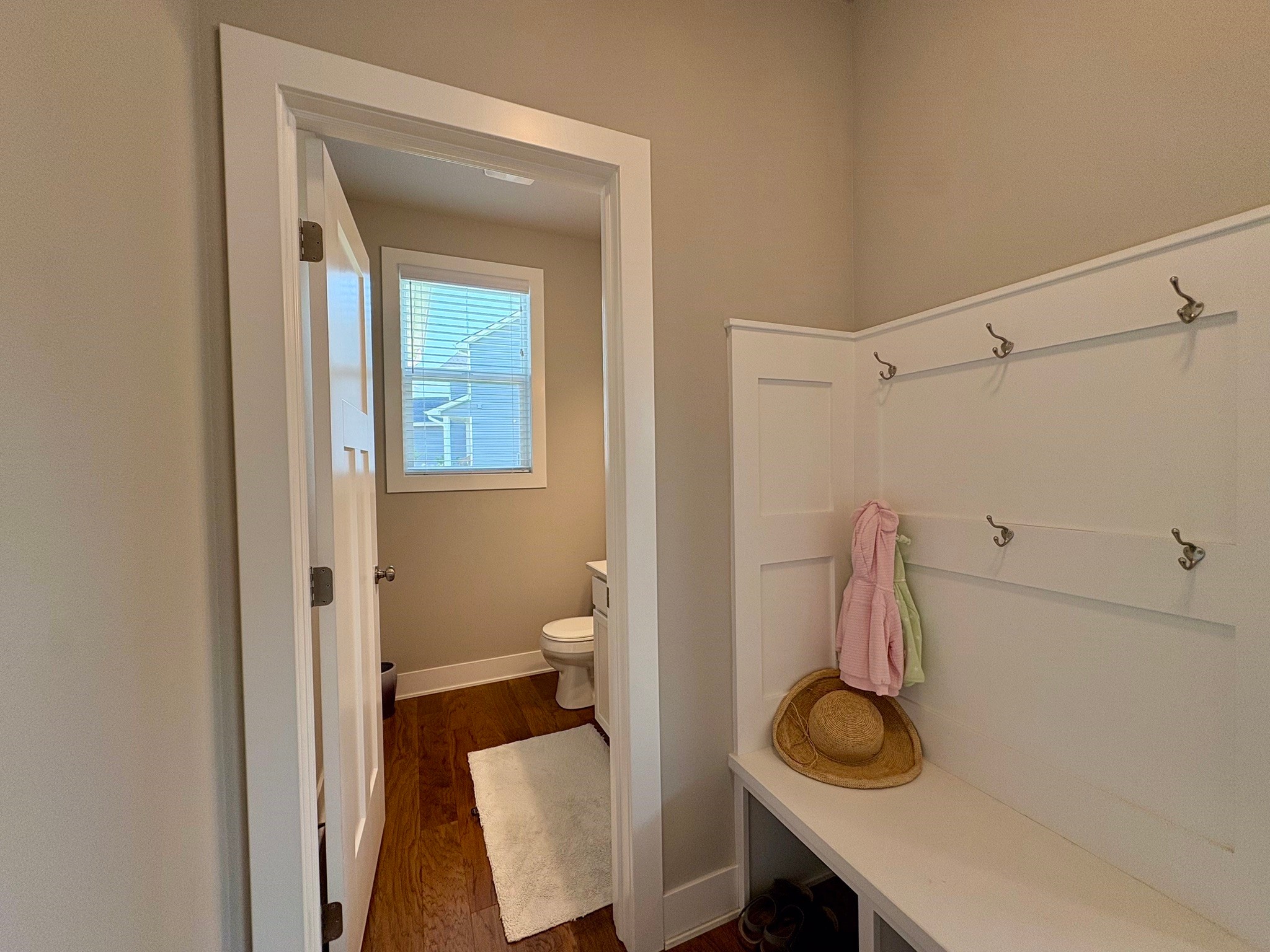 2419 NW Applewood Street