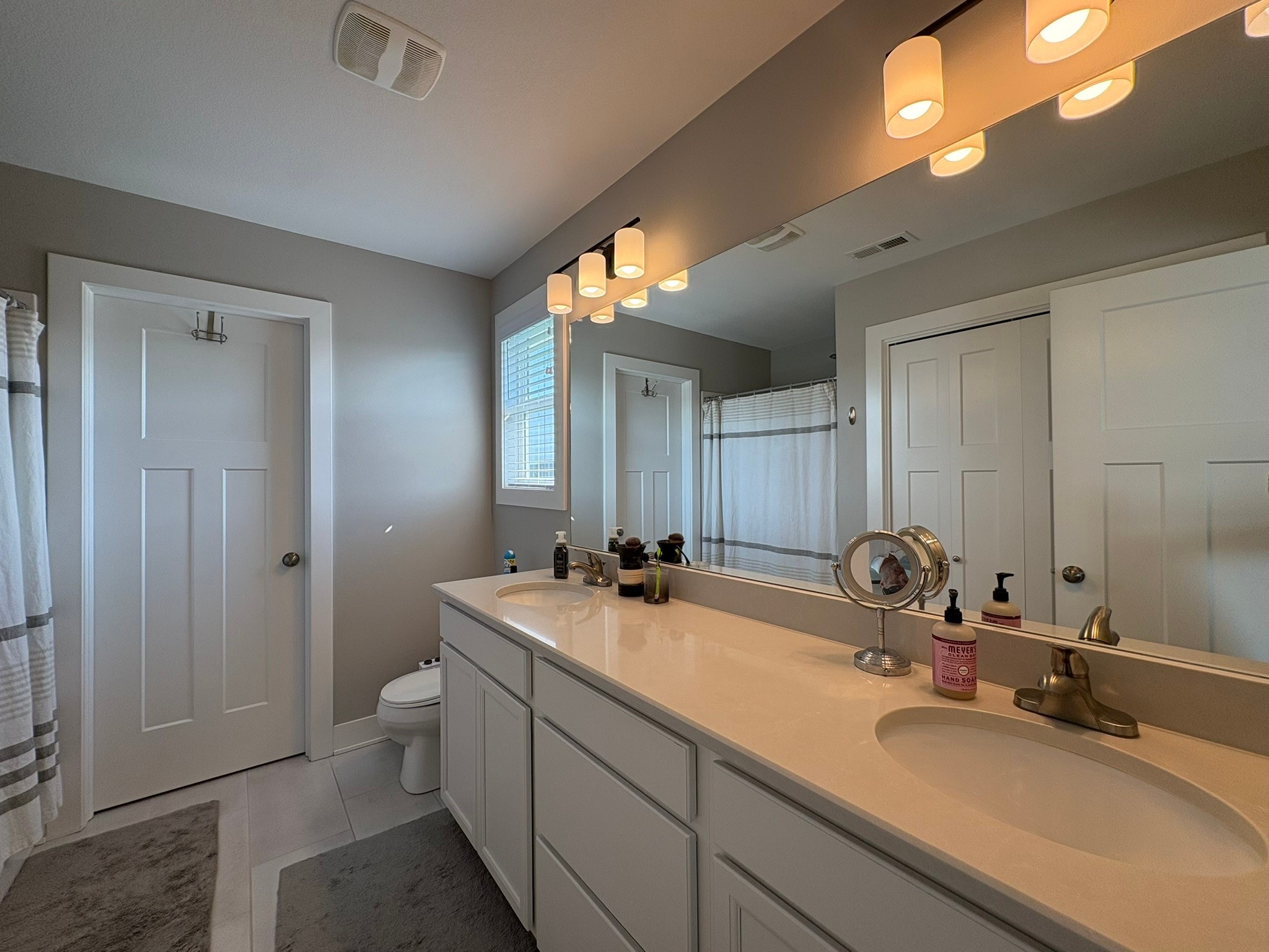 2419 NW Applewood Street