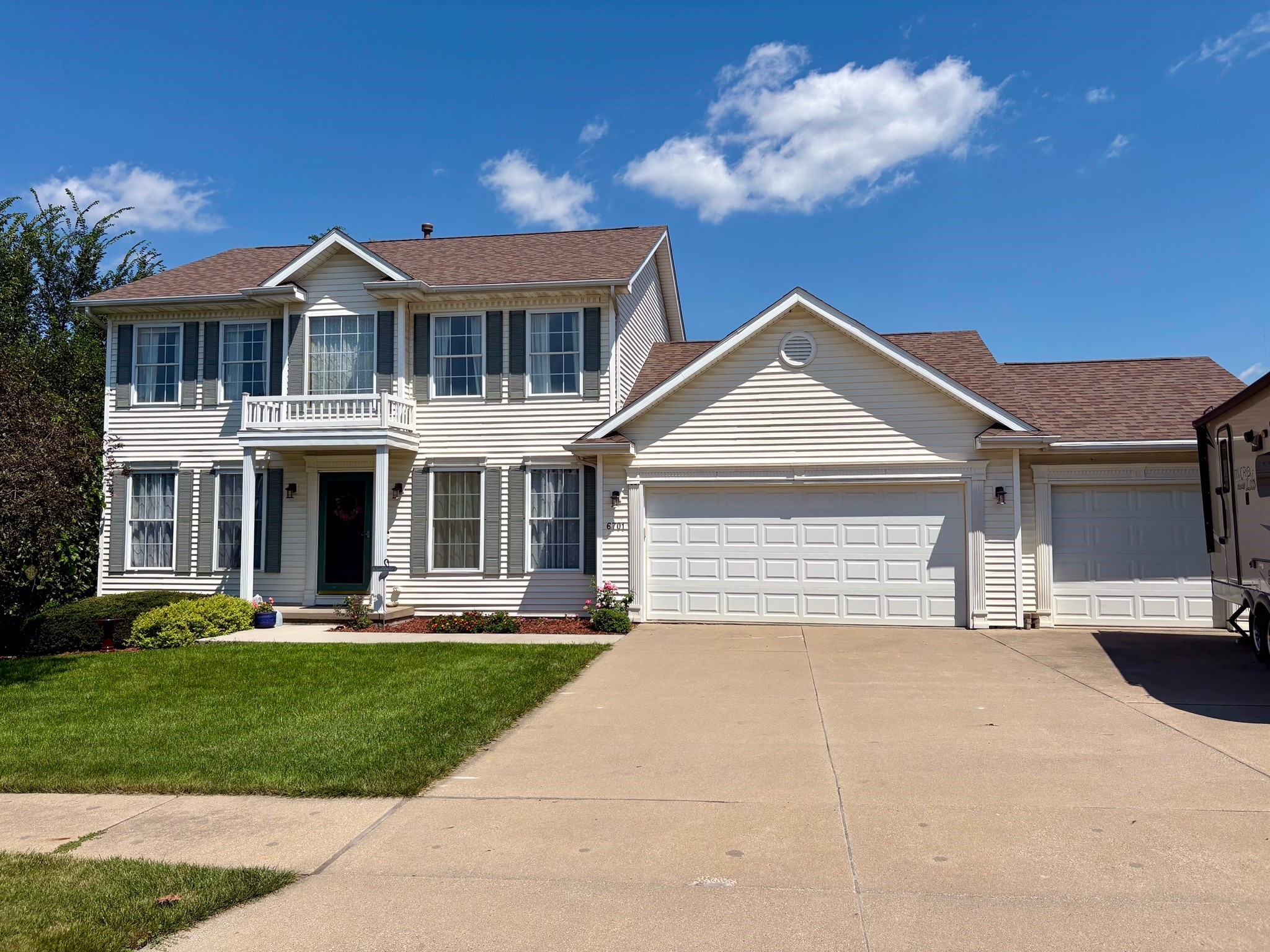 6701 Three Lakes Parkway