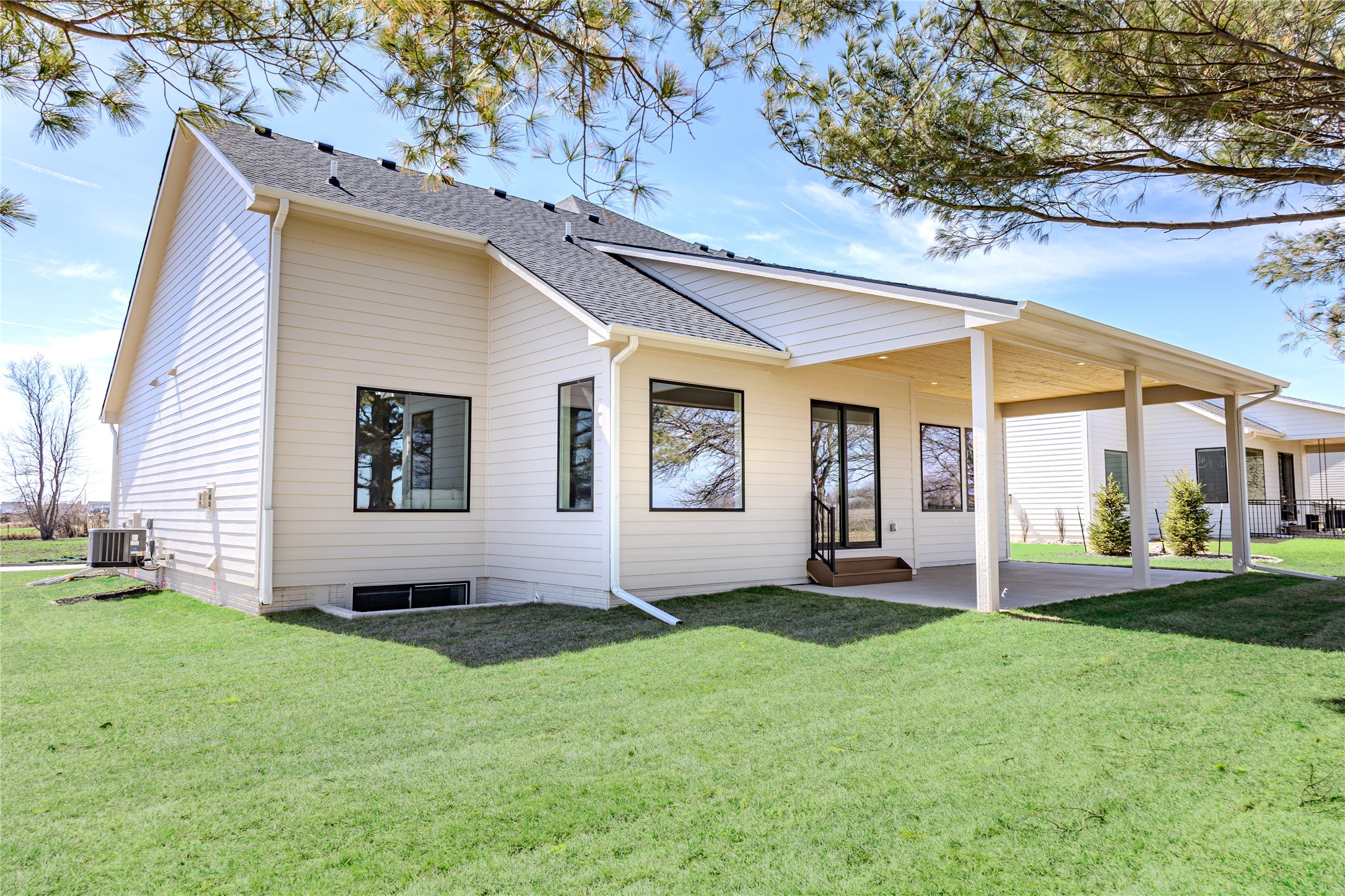 85 NW Wilder Court