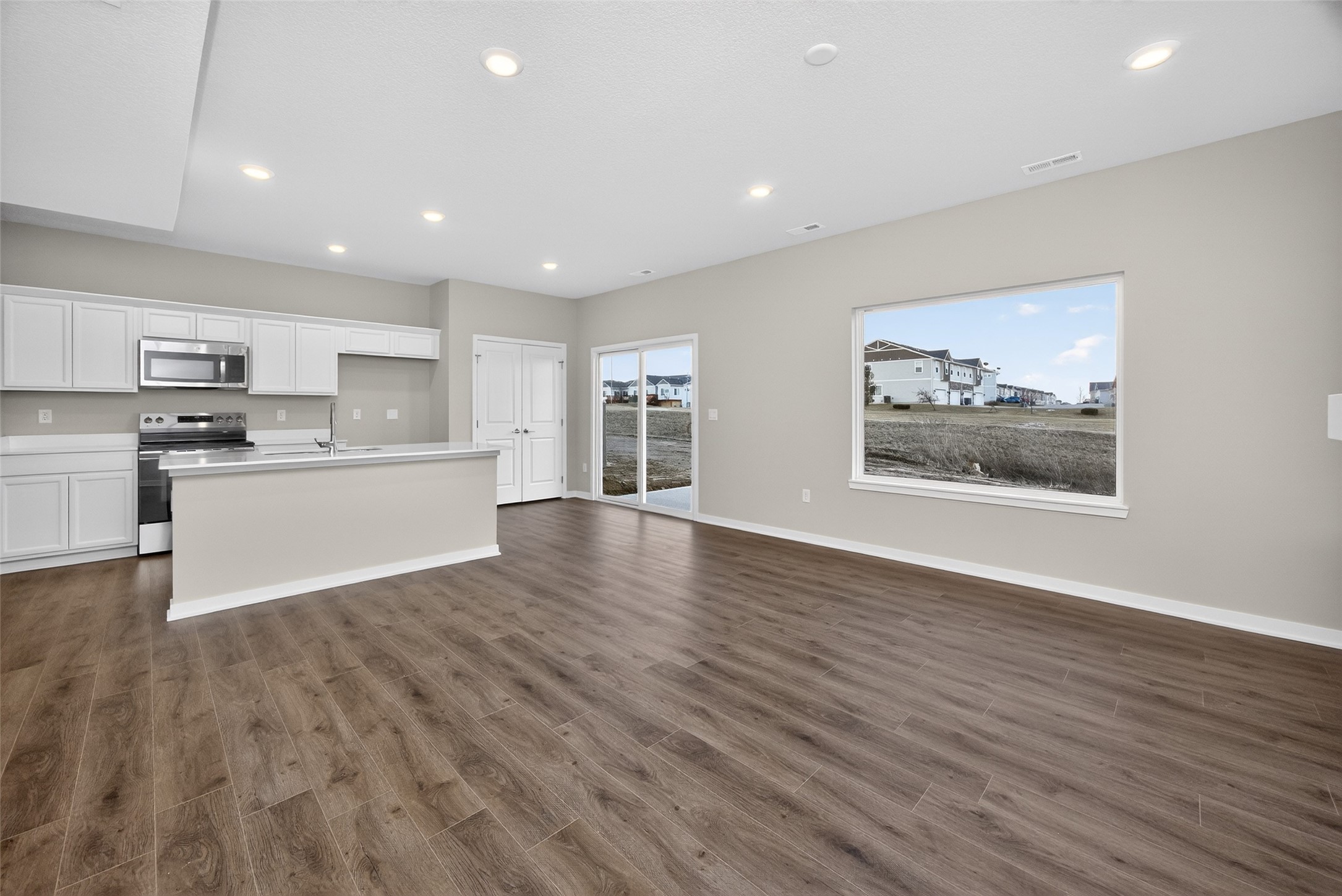 9124 Robinson Drive