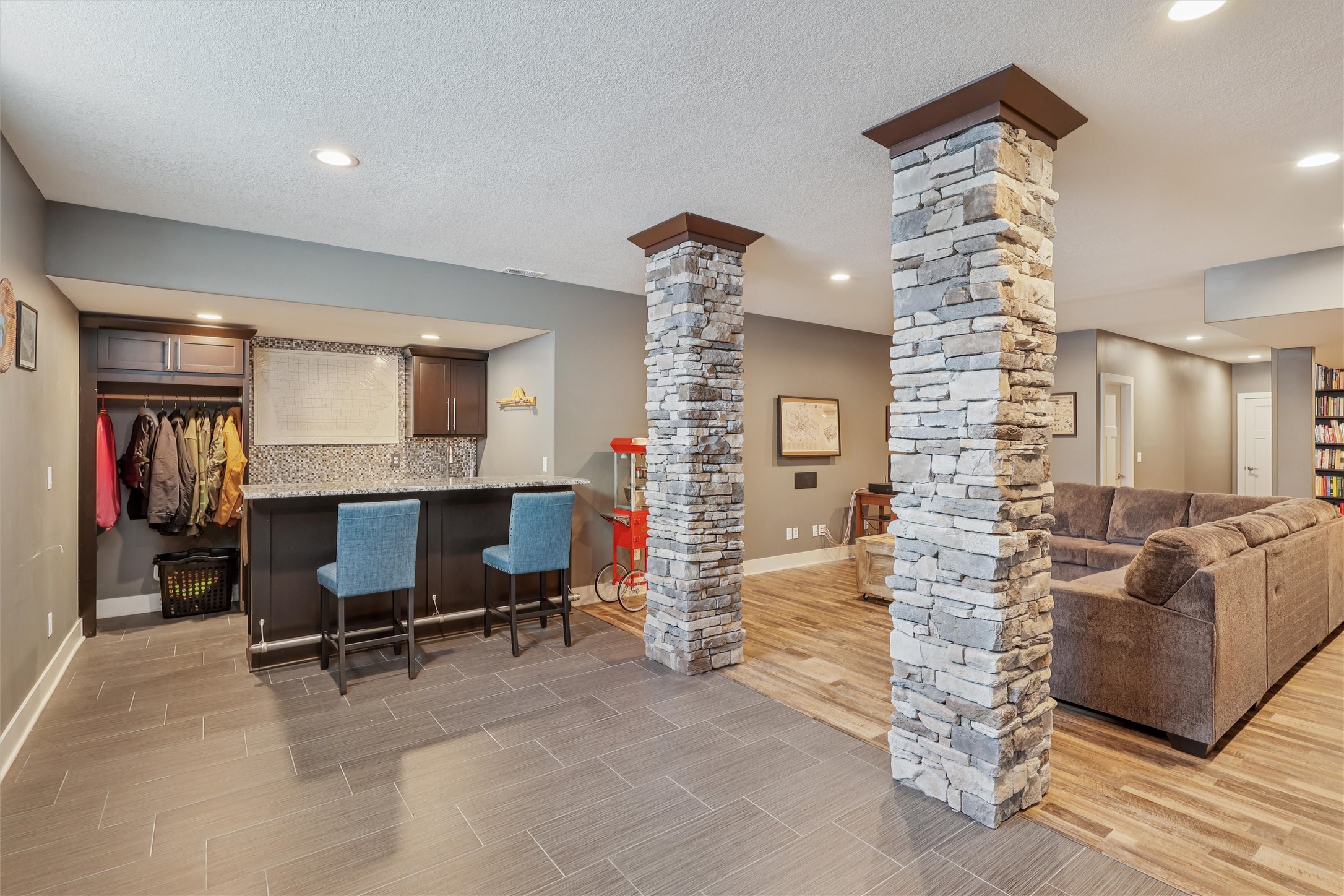 8202 Sky View Circle