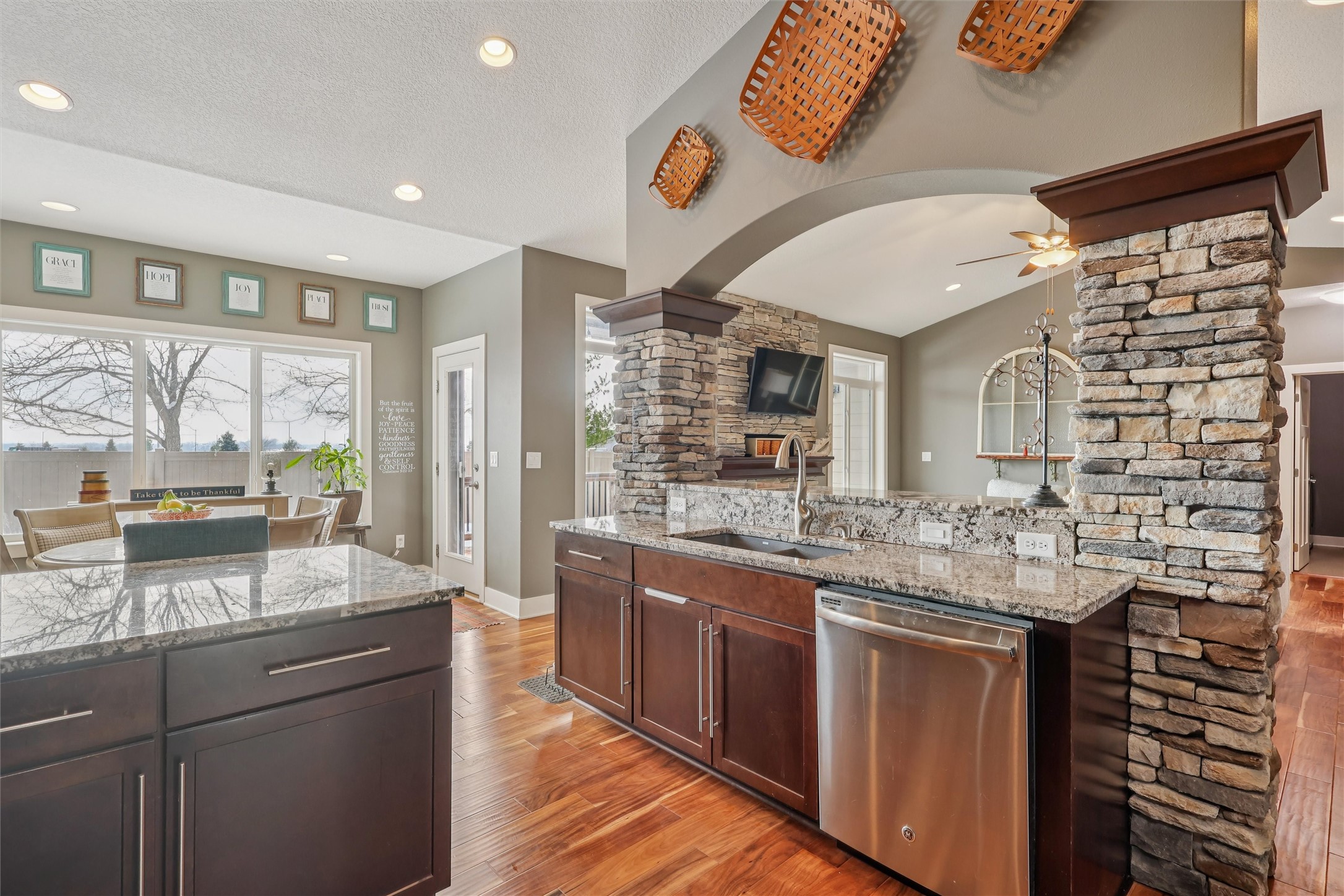 8202 Sky View Circle