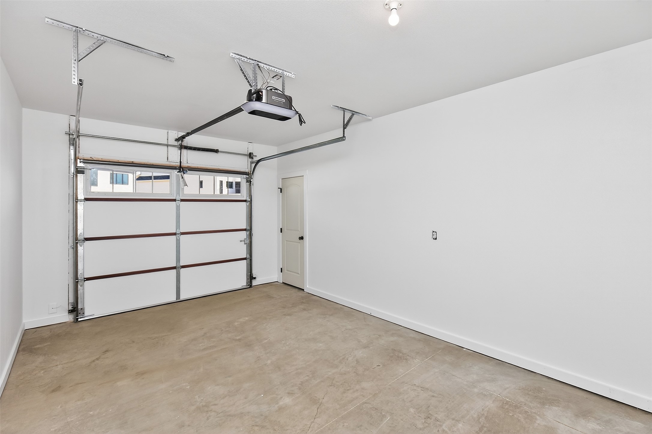 795 Canterbury Circle