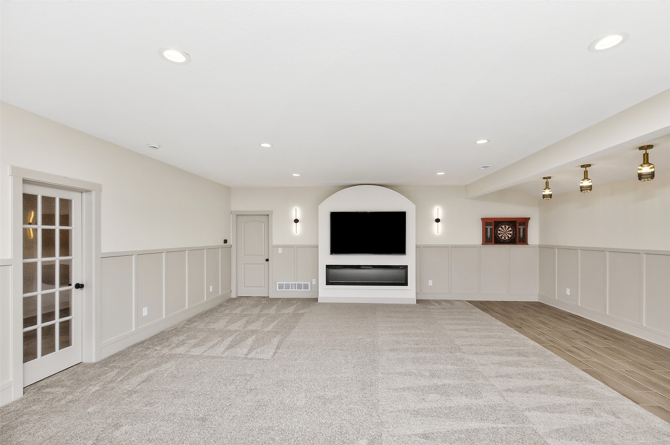 795 Canterbury Circle