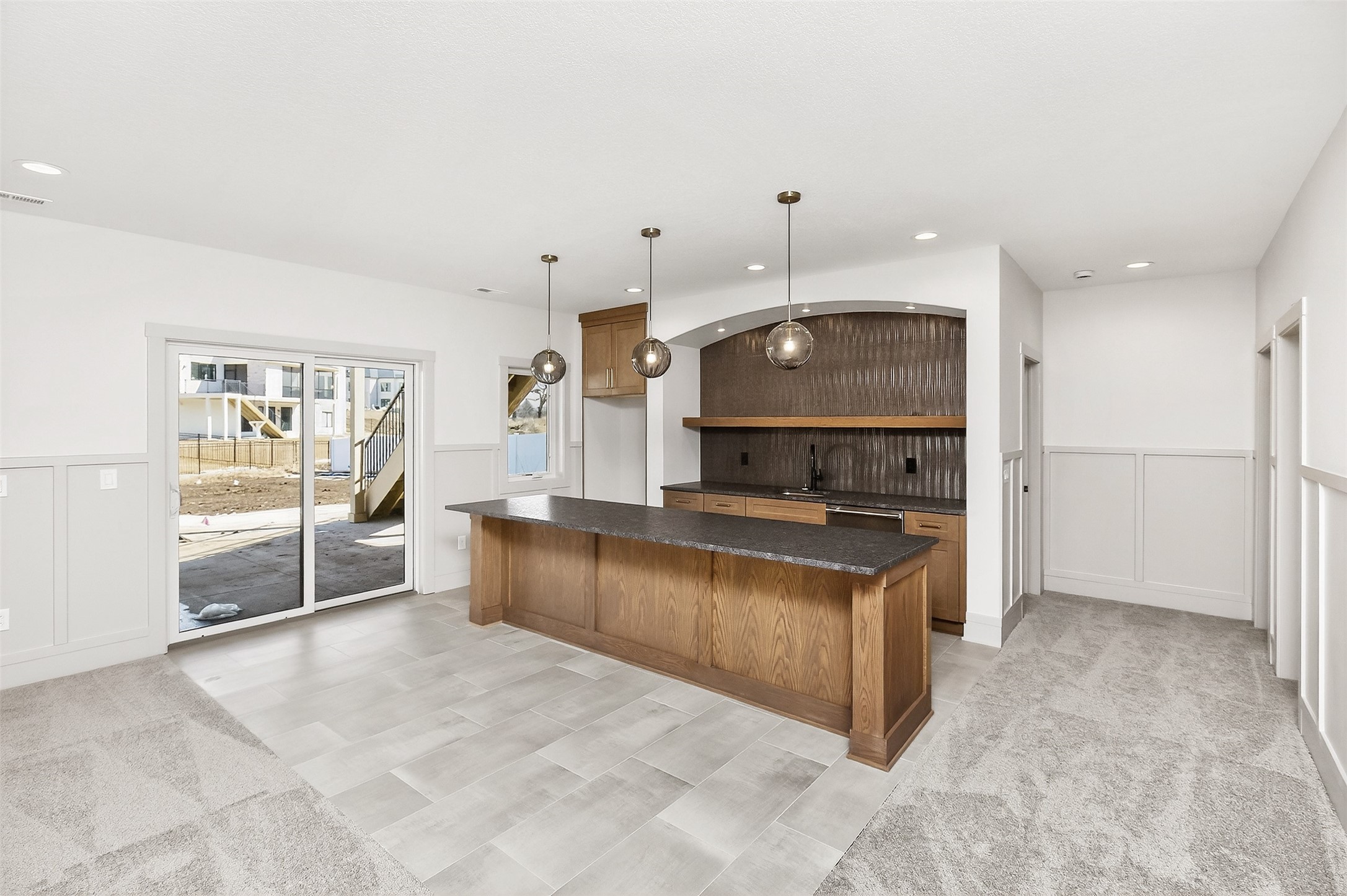 795 Canterbury Circle
