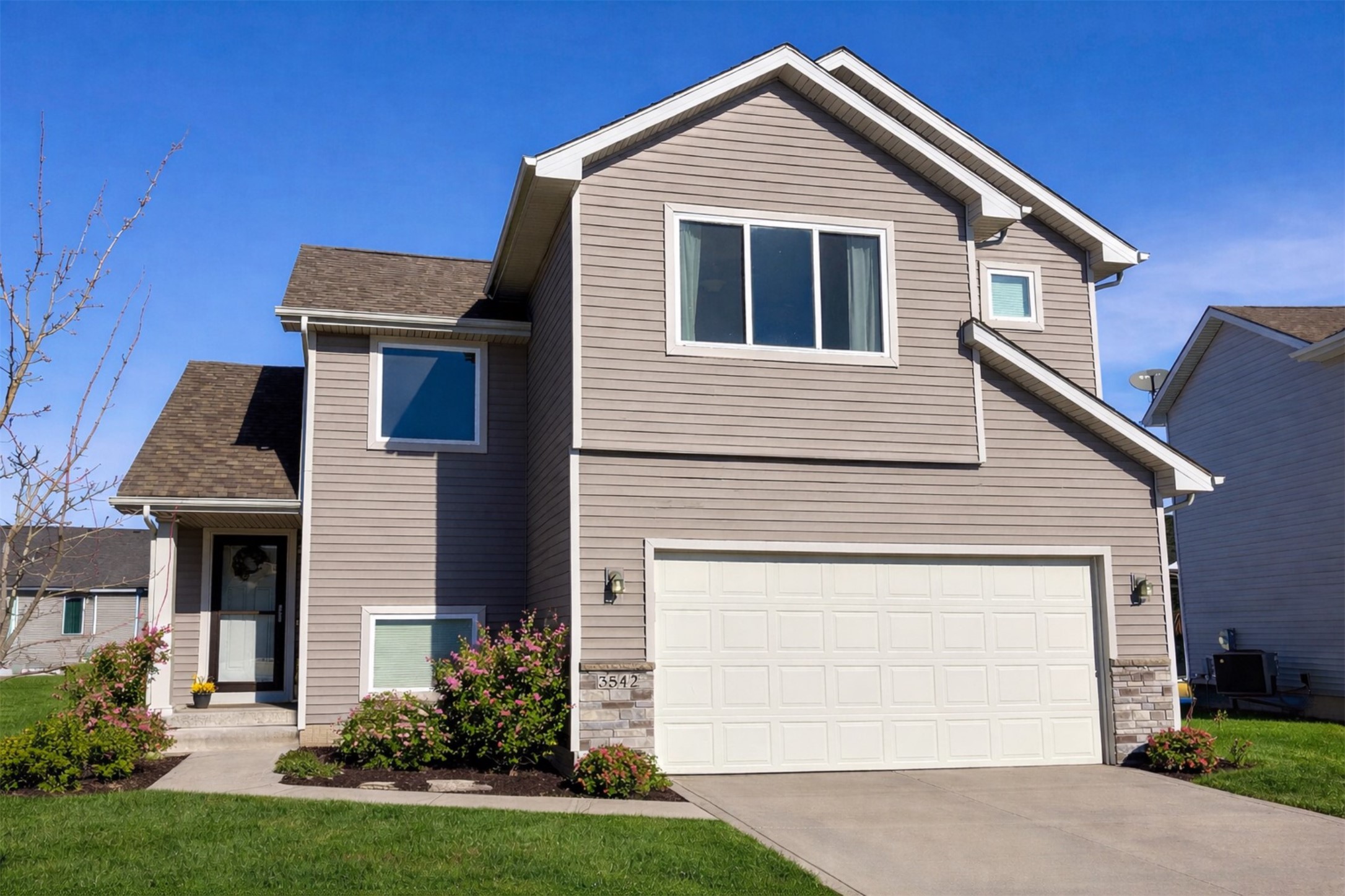 3542 NE Winding Trail Drive