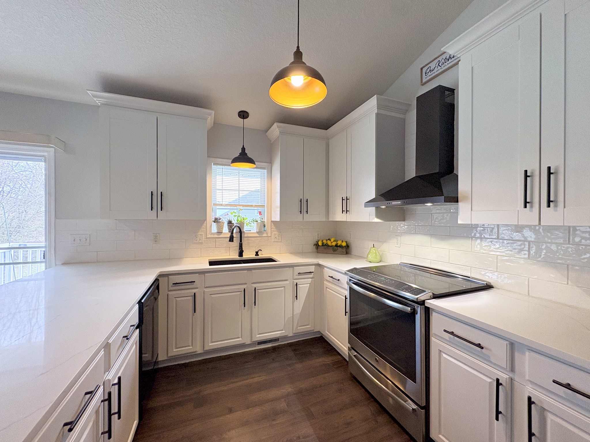 2401 E Glenwood Drive