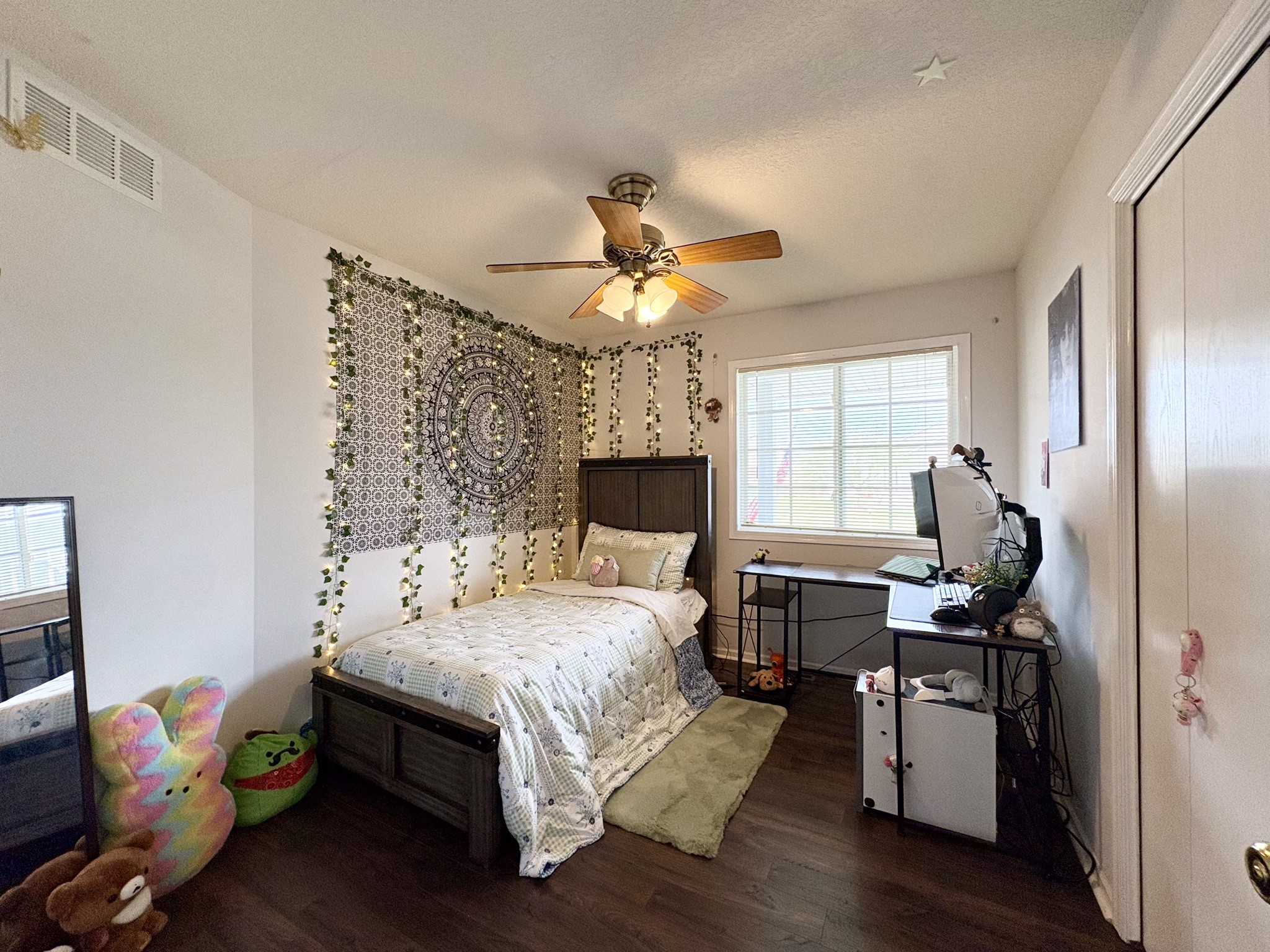 2401 E Glenwood Drive