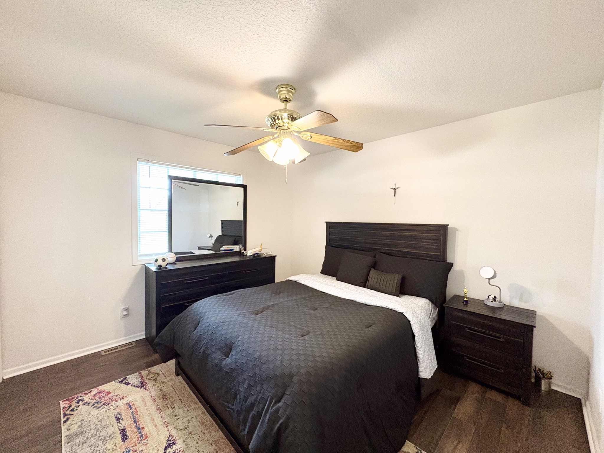 2401 E Glenwood Drive