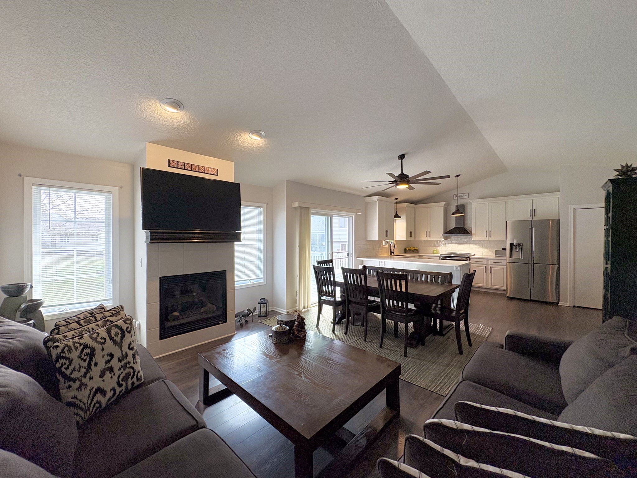 2401 E Glenwood Drive