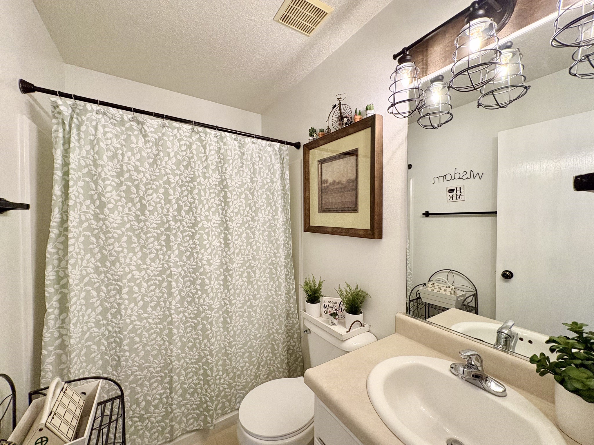 2401 E Glenwood Drive