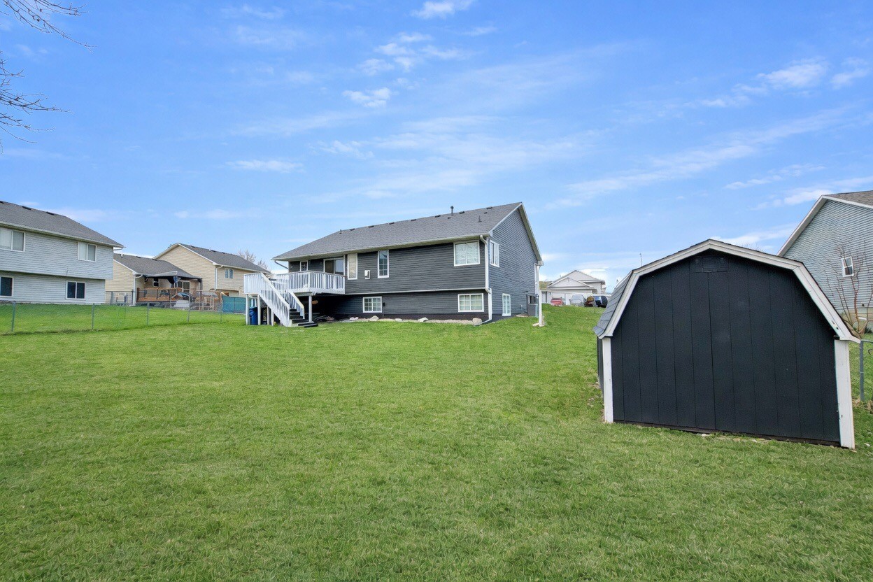 2401 E Glenwood Drive