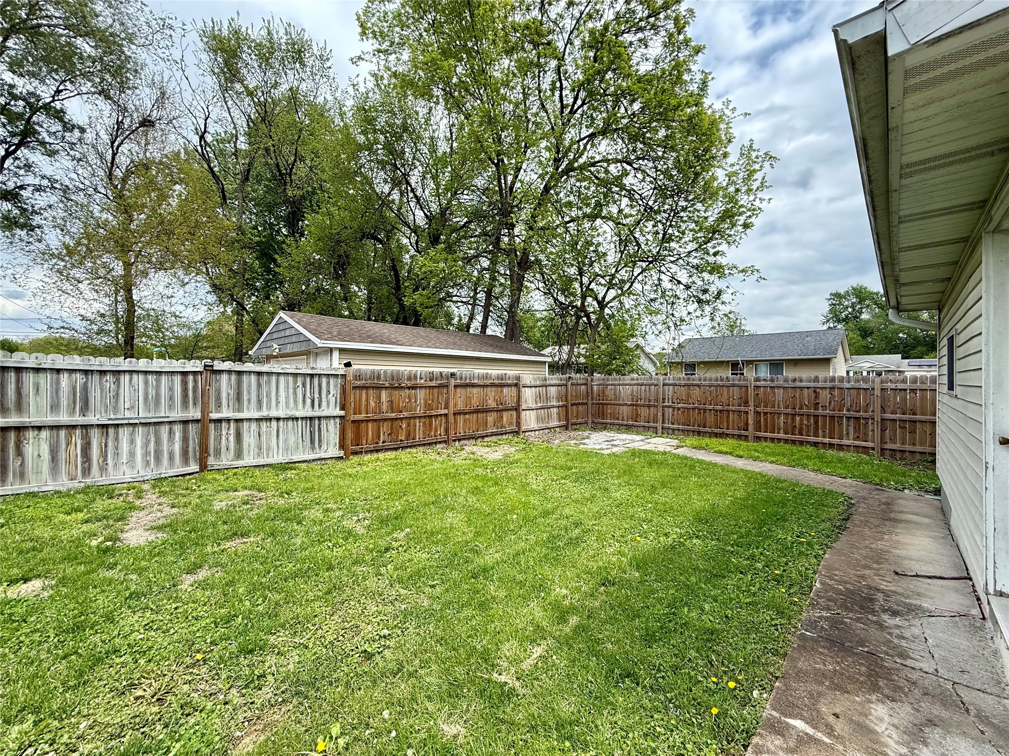 613 SW 61st Street