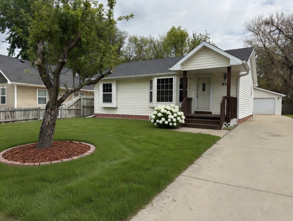 613 SW 61st Street