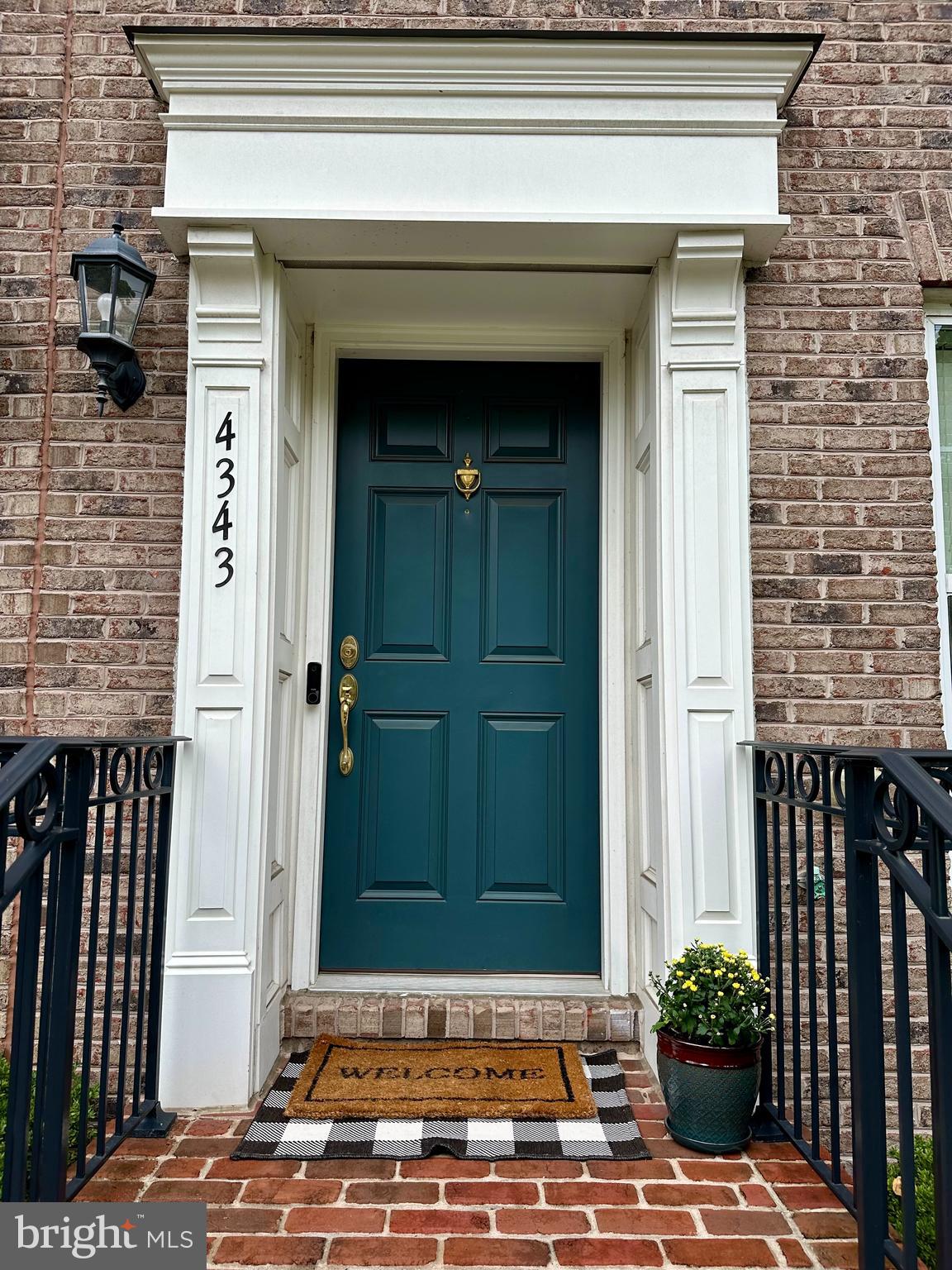 4343 N Pershing Dr