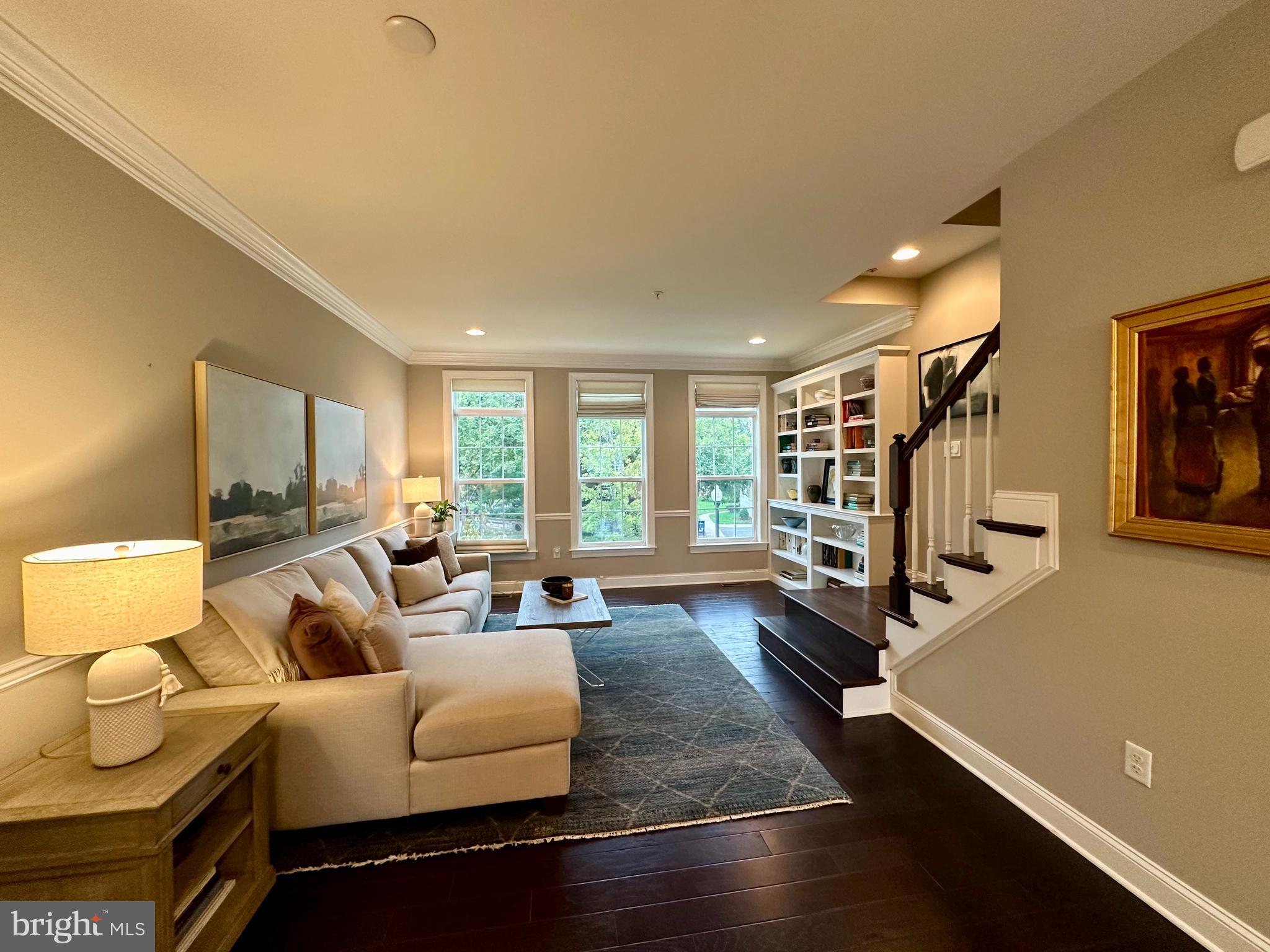 4343 N Pershing Dr