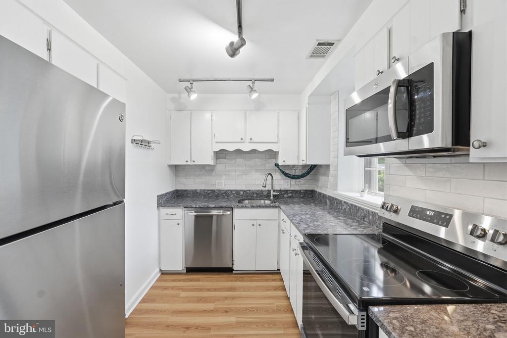 4860 28TH STREET S Unit: C2