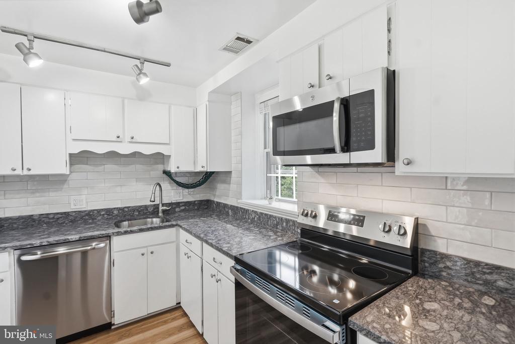 4860 28TH STREET S Unit: C2