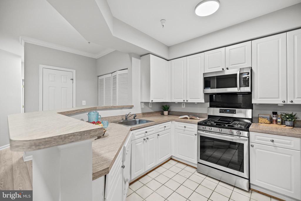 5112 DONOVAN DRIVE Unit: 107