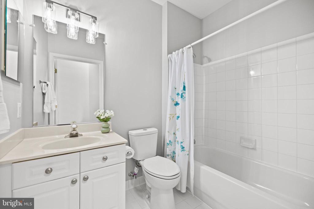 5112 DONOVAN DRIVE Unit: 107