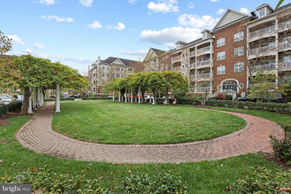 5112 DONOVAN DRIVE Unit: 107