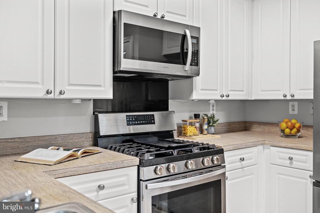 5112 DONOVAN DRIVE Unit: 107