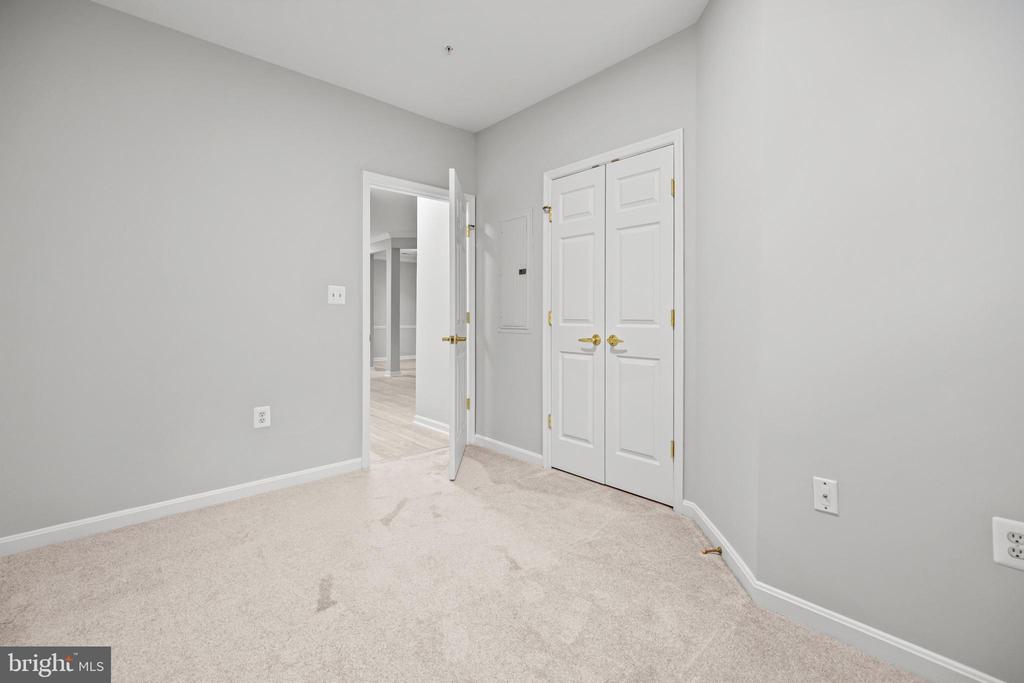 5112 DONOVAN DRIVE Unit: 107