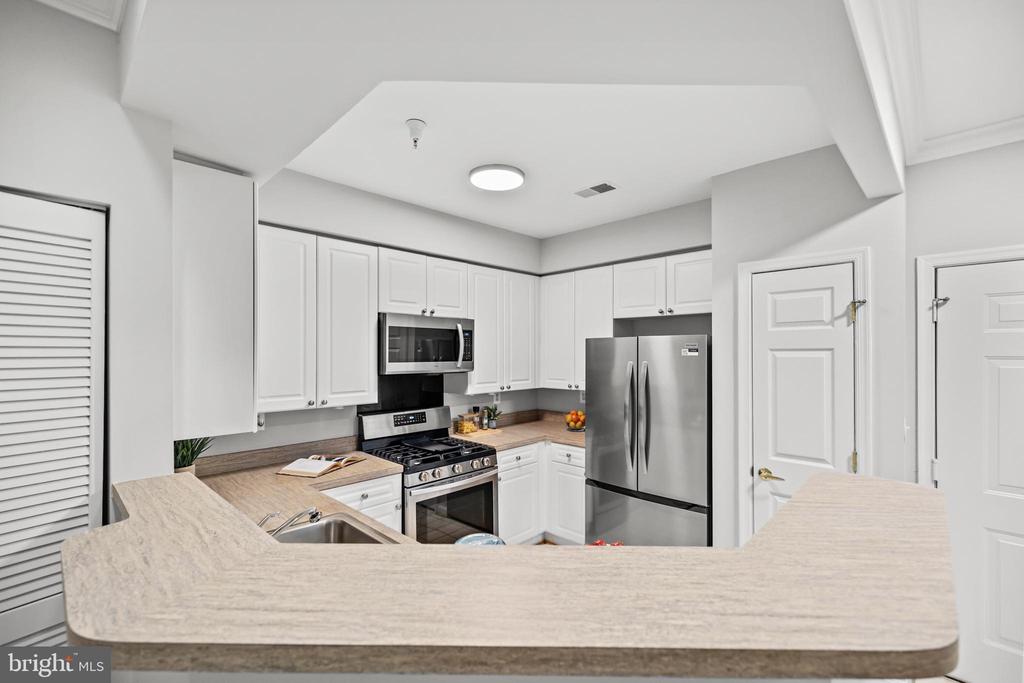5112 DONOVAN DRIVE Unit: 107