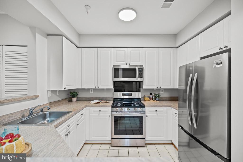5112 DONOVAN DRIVE Unit: 107