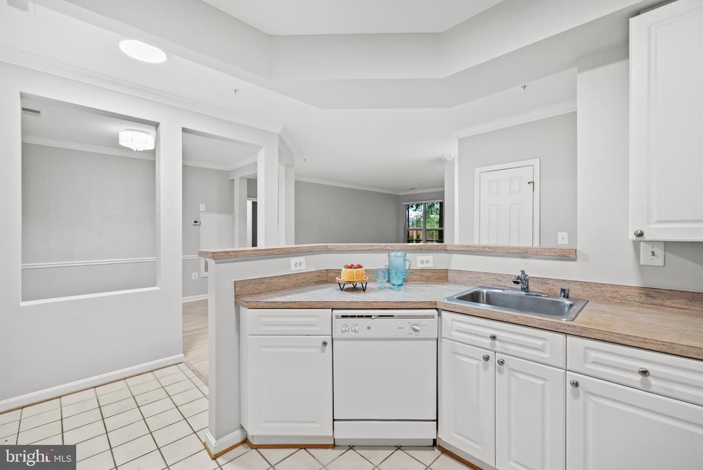 5112 DONOVAN DRIVE Unit: 107