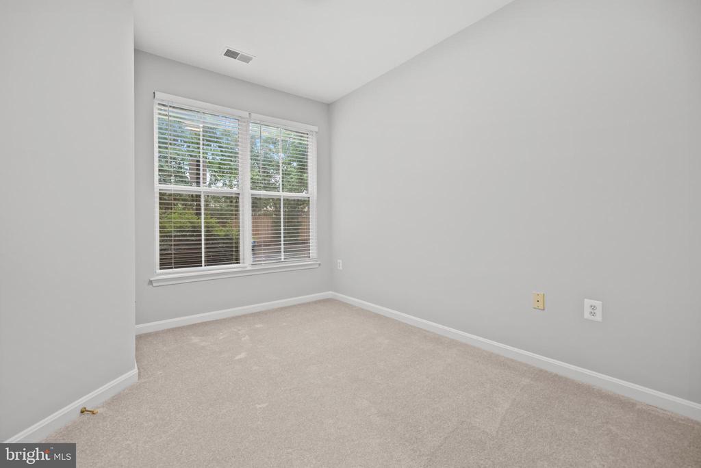 5112 DONOVAN DRIVE Unit: 107