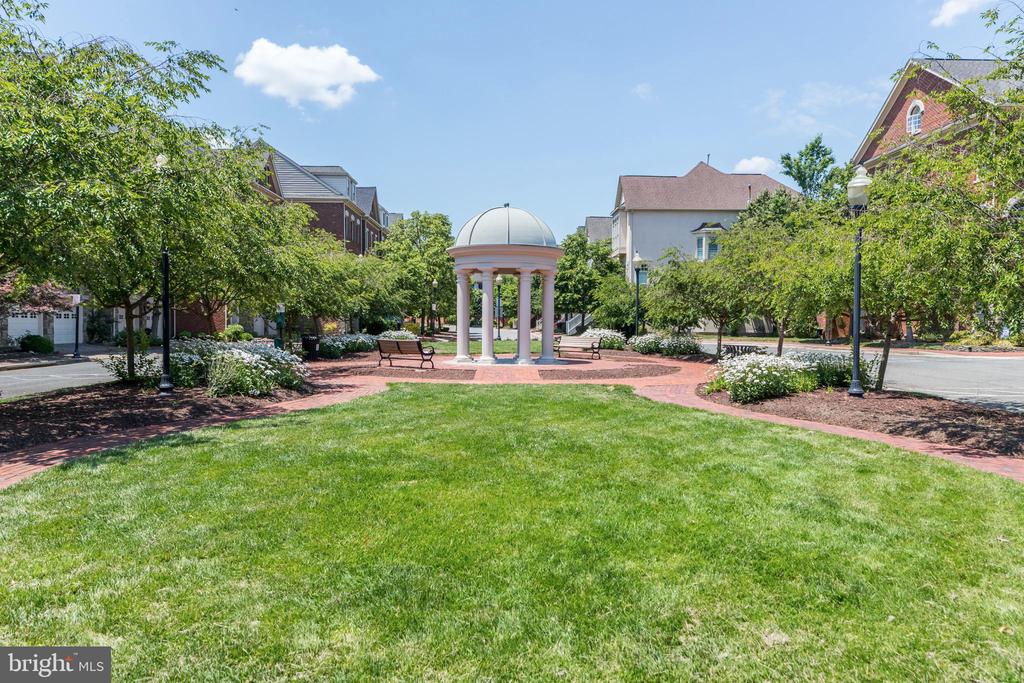 5112 DONOVAN DRIVE Unit: 107