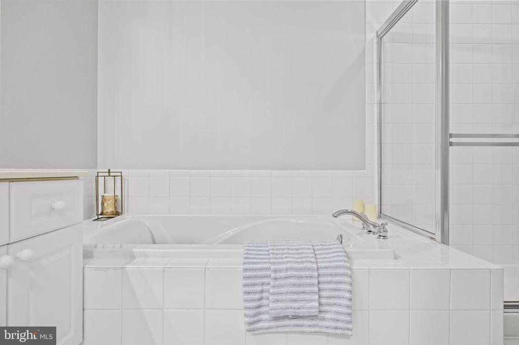 5112 DONOVAN DRIVE Unit: 107
